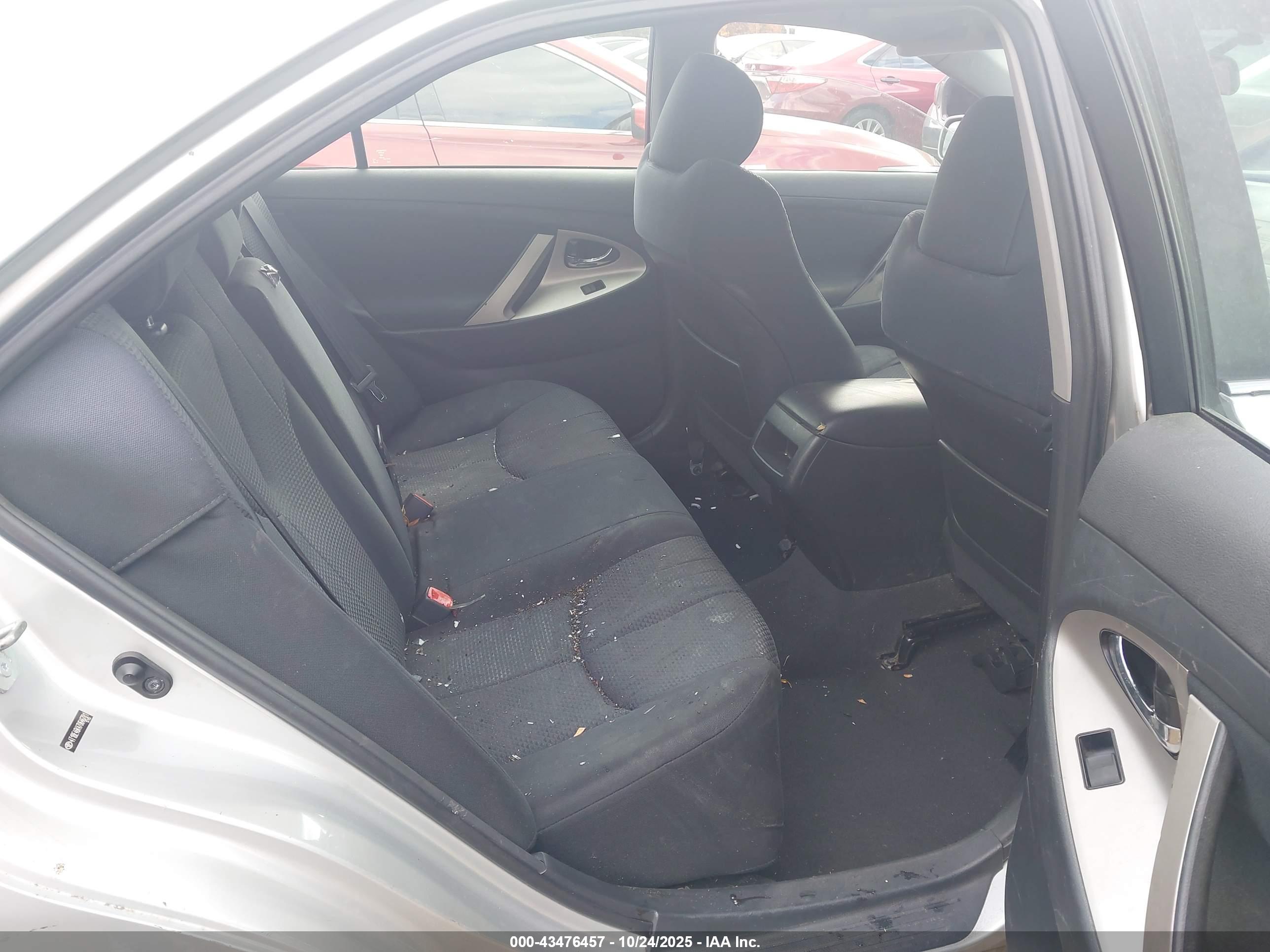 TOYOTA CAMRY image 8