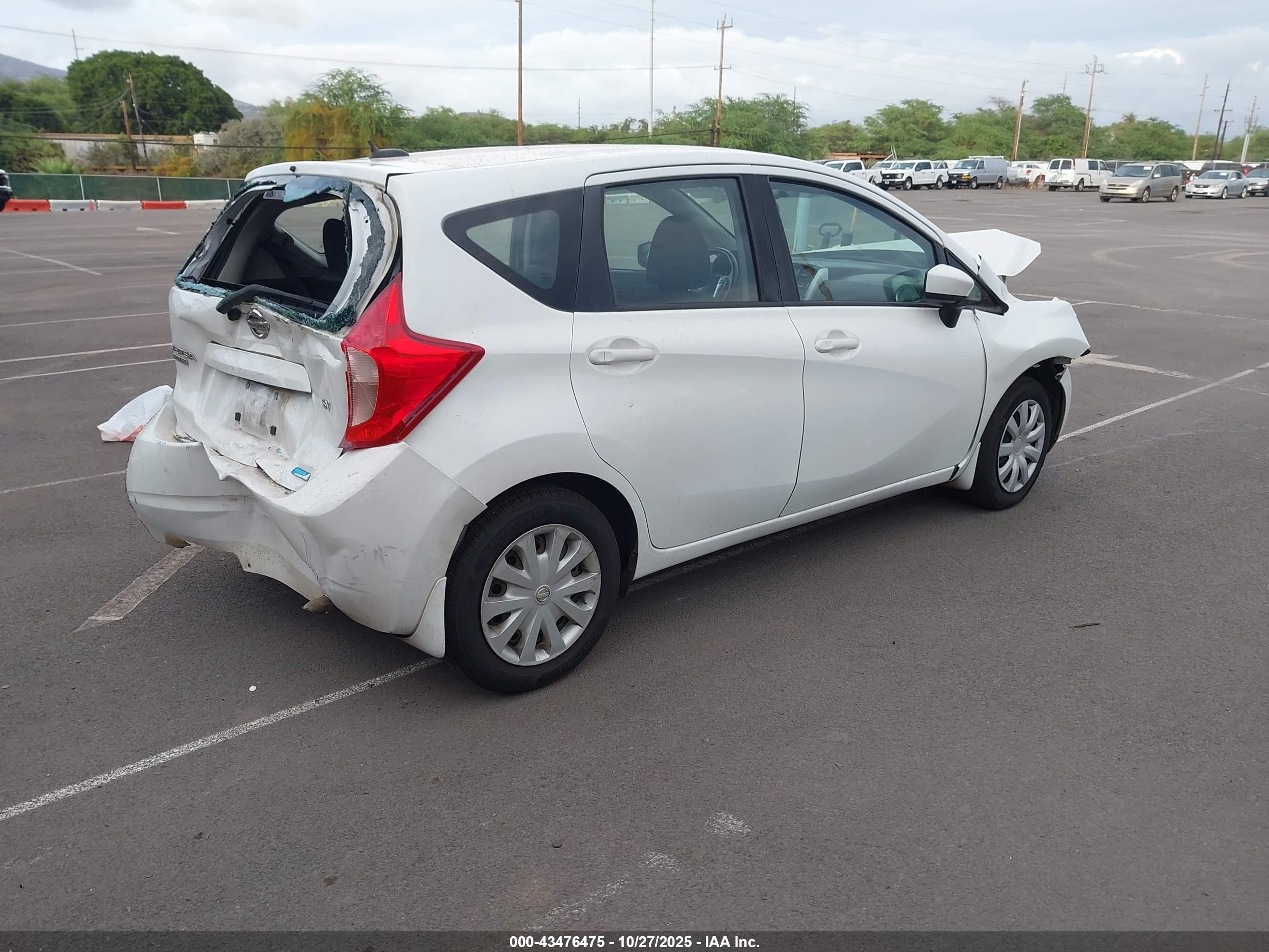 NISSAN VERSA image 4
