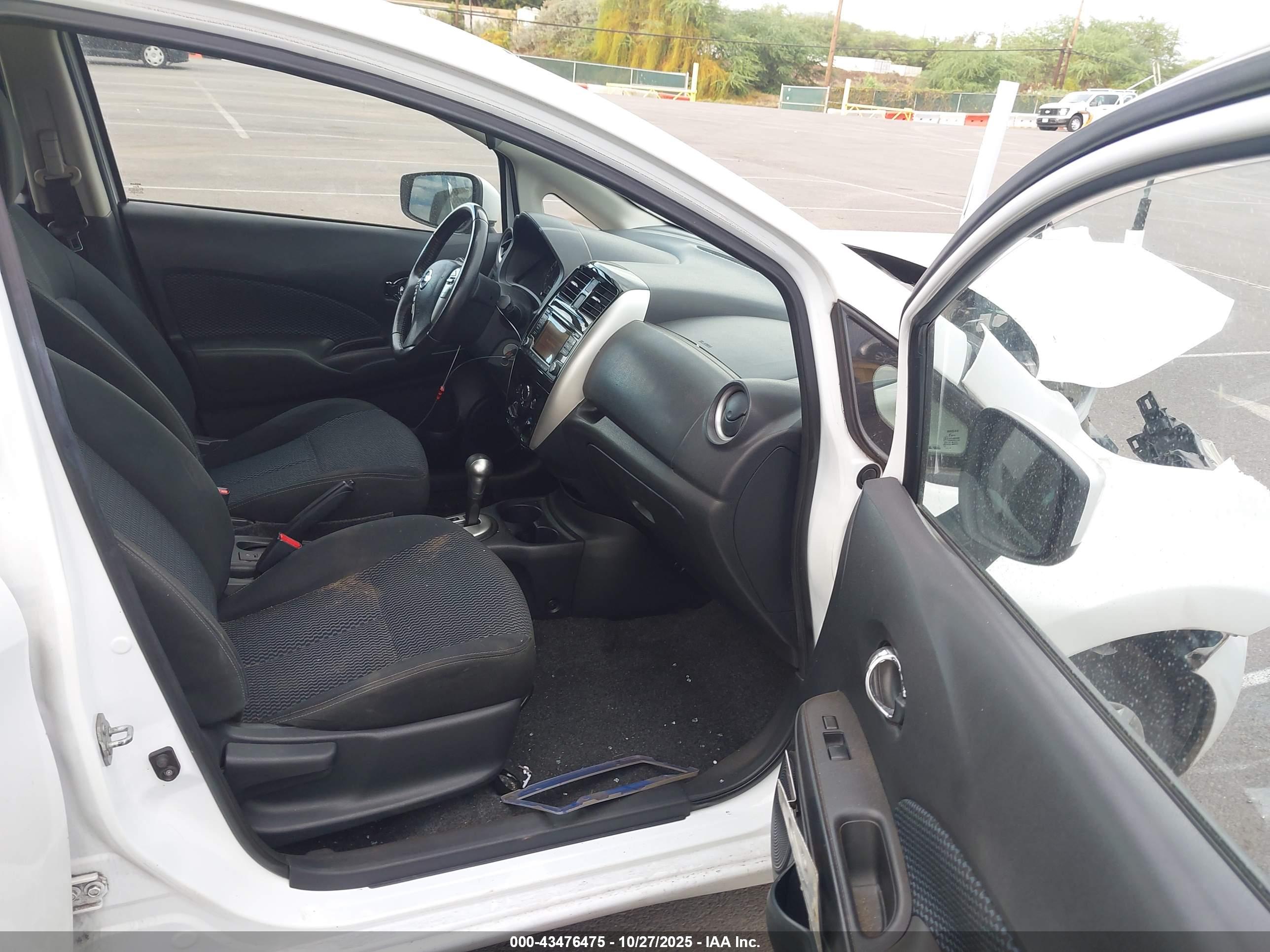 NISSAN VERSA image 5