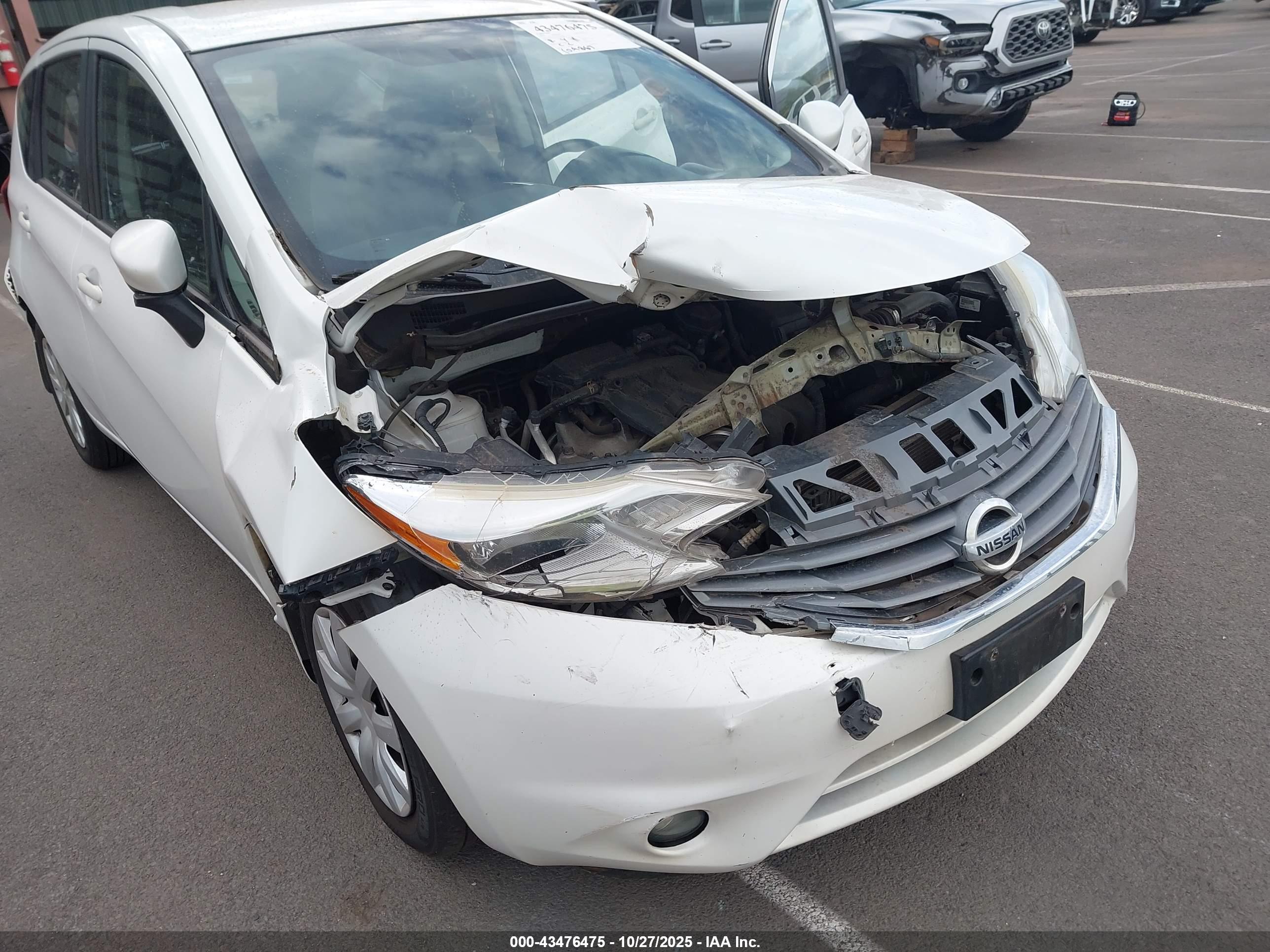 NISSAN VERSA image 6