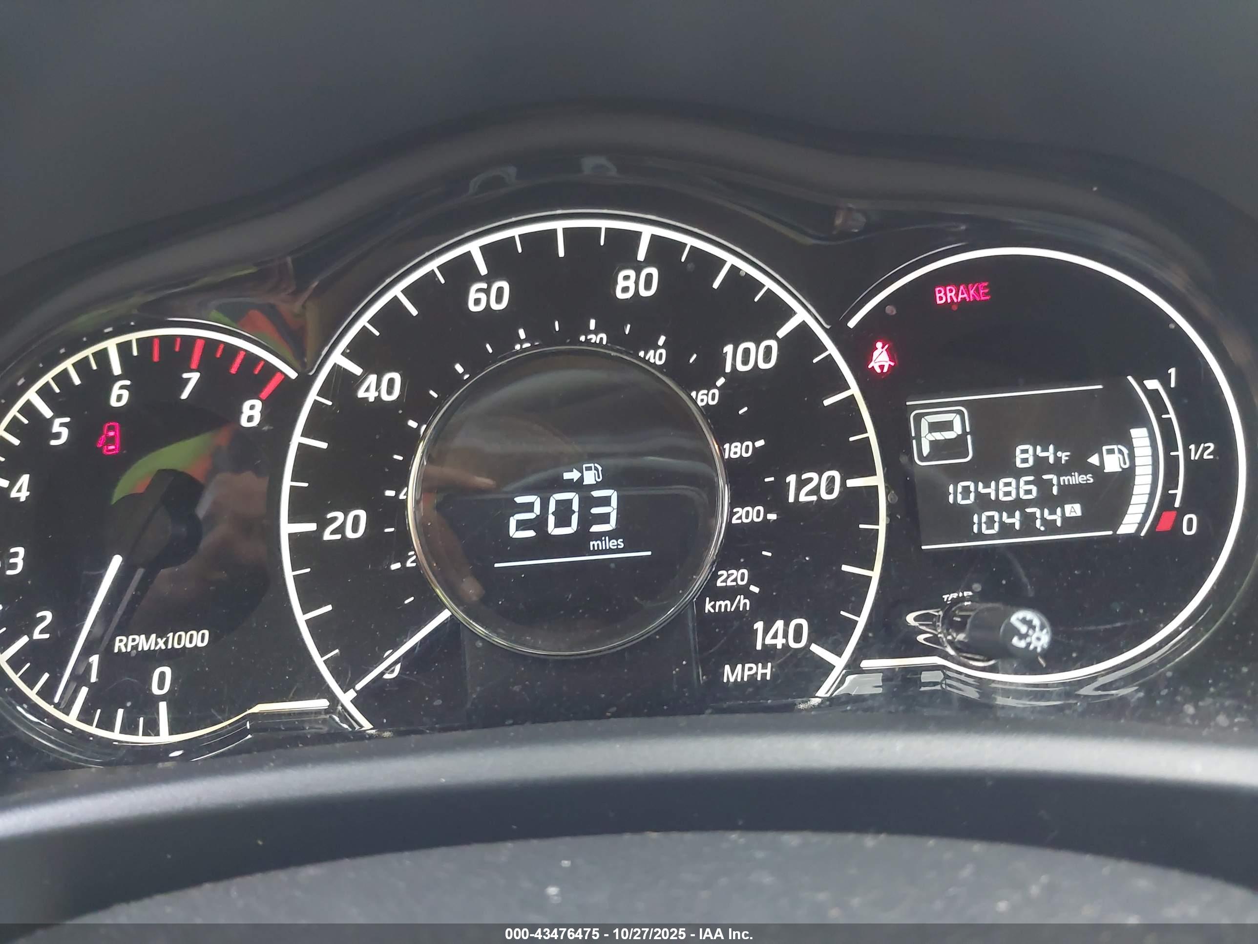 NISSAN VERSA image 7