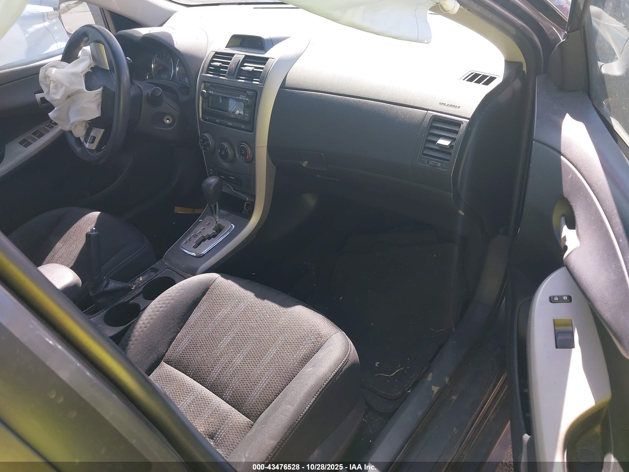 TOYOTA COROLLA image 5