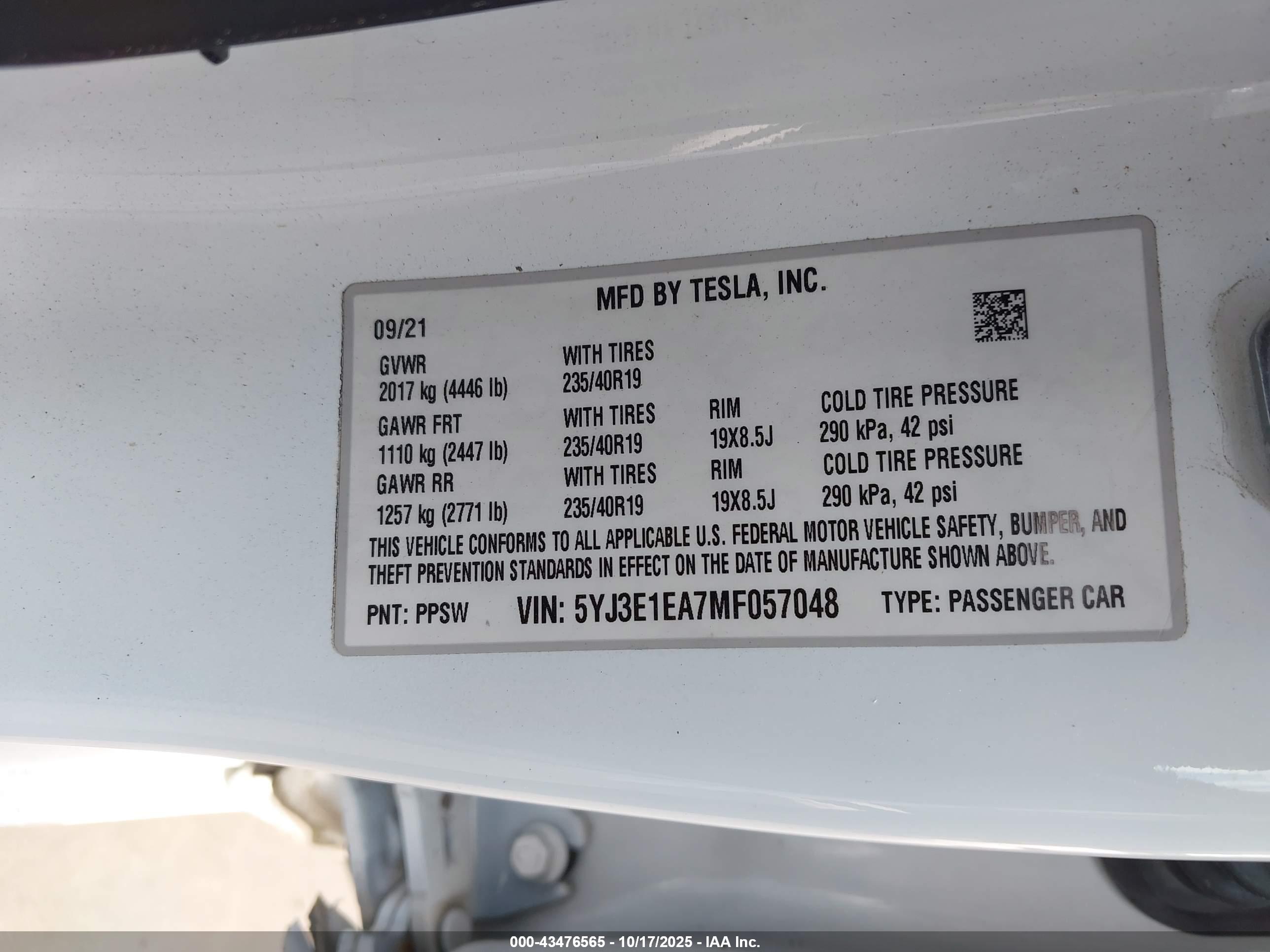 TESLA MODEL image 9