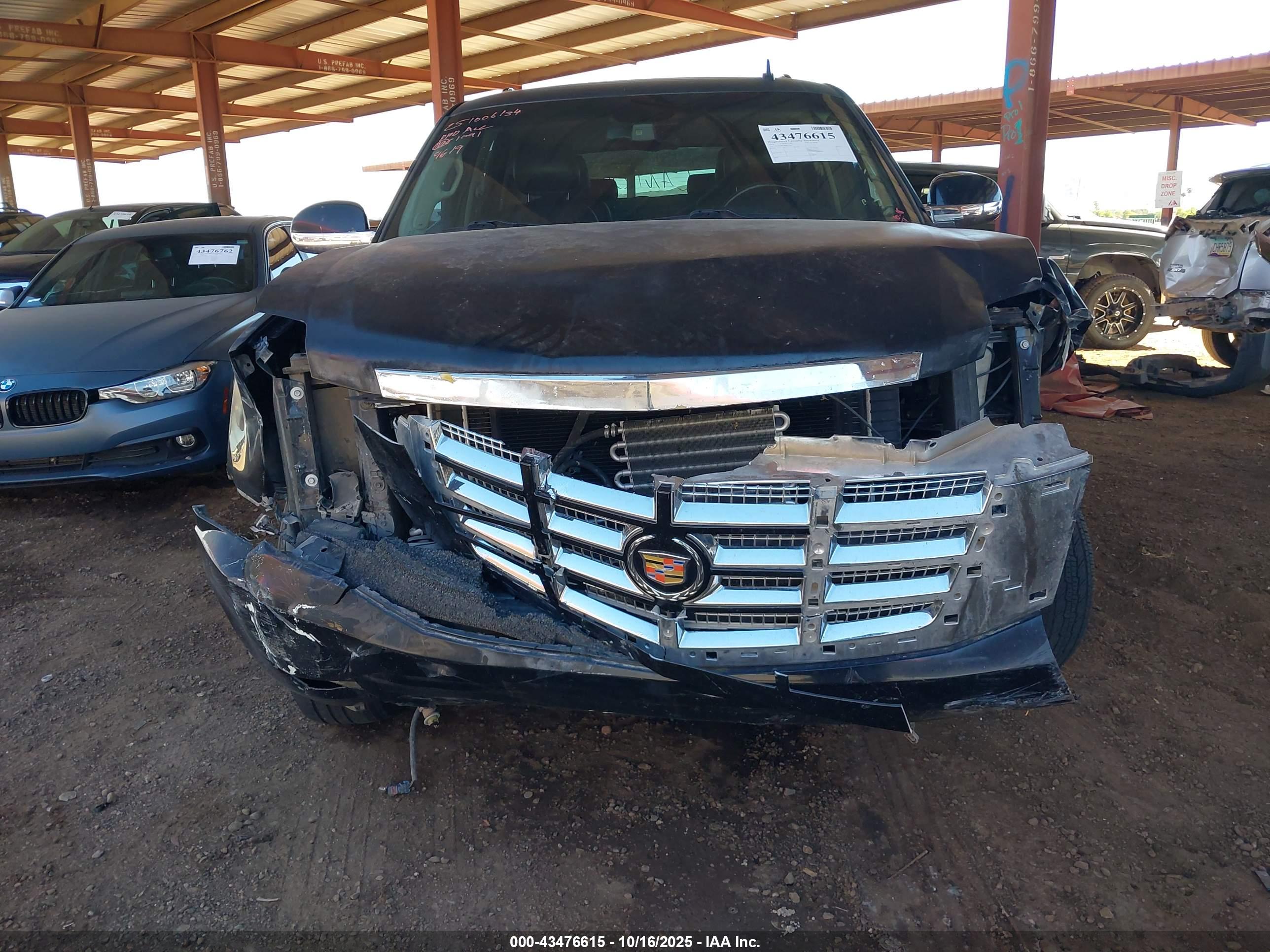 CADILLAC ESCALADE image 6