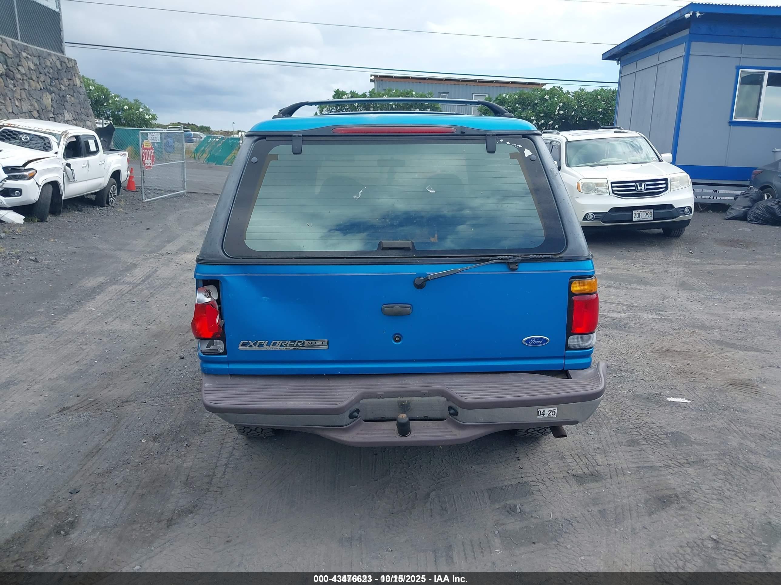 FORD EXPLORER image 6