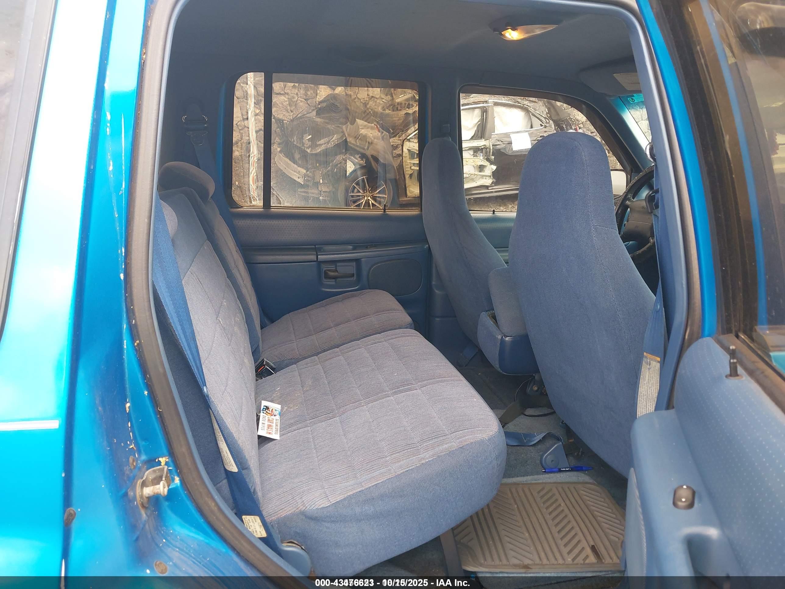 FORD EXPLORER image 8