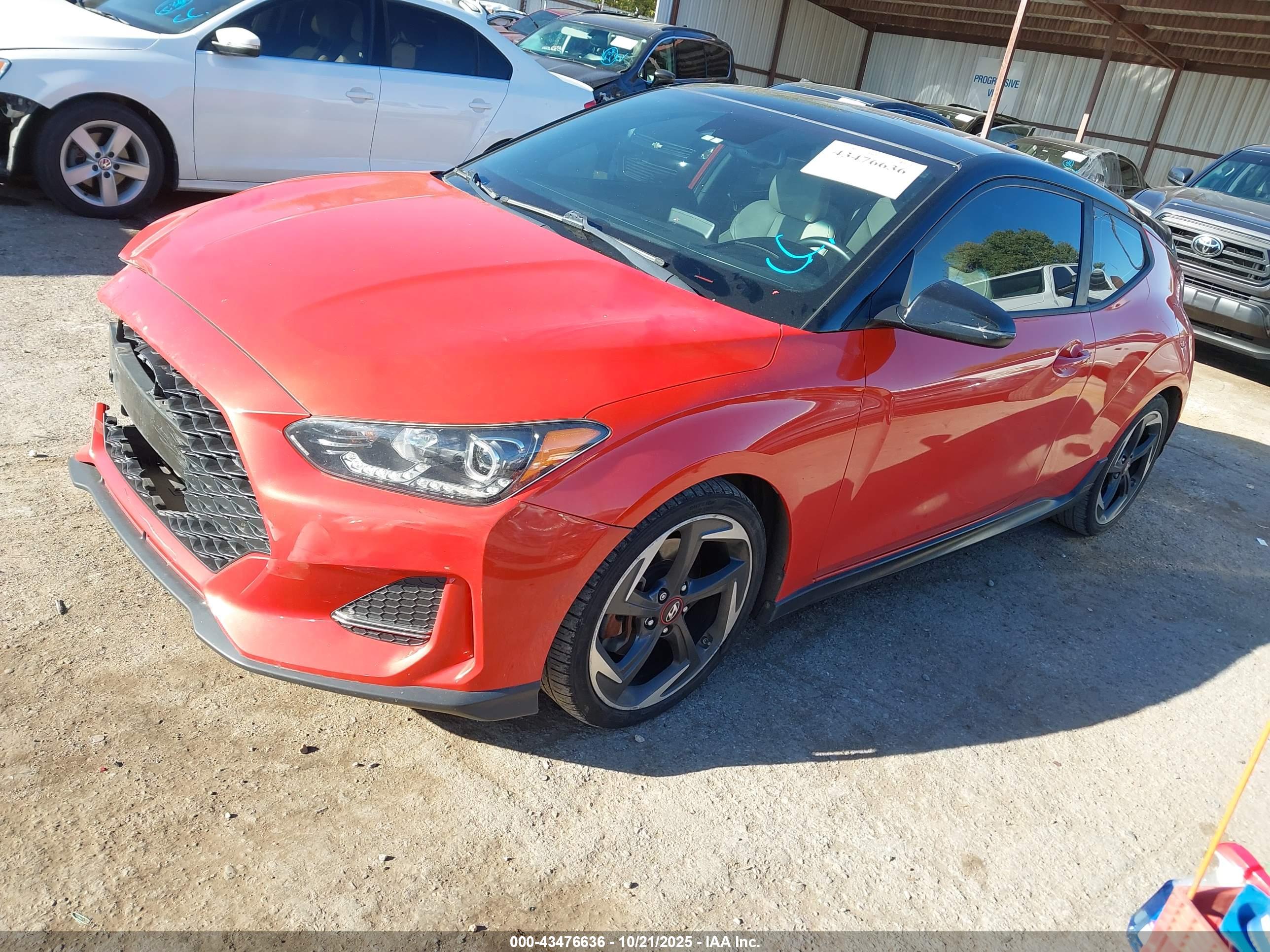 HYUNDAI VELOSTER image 2