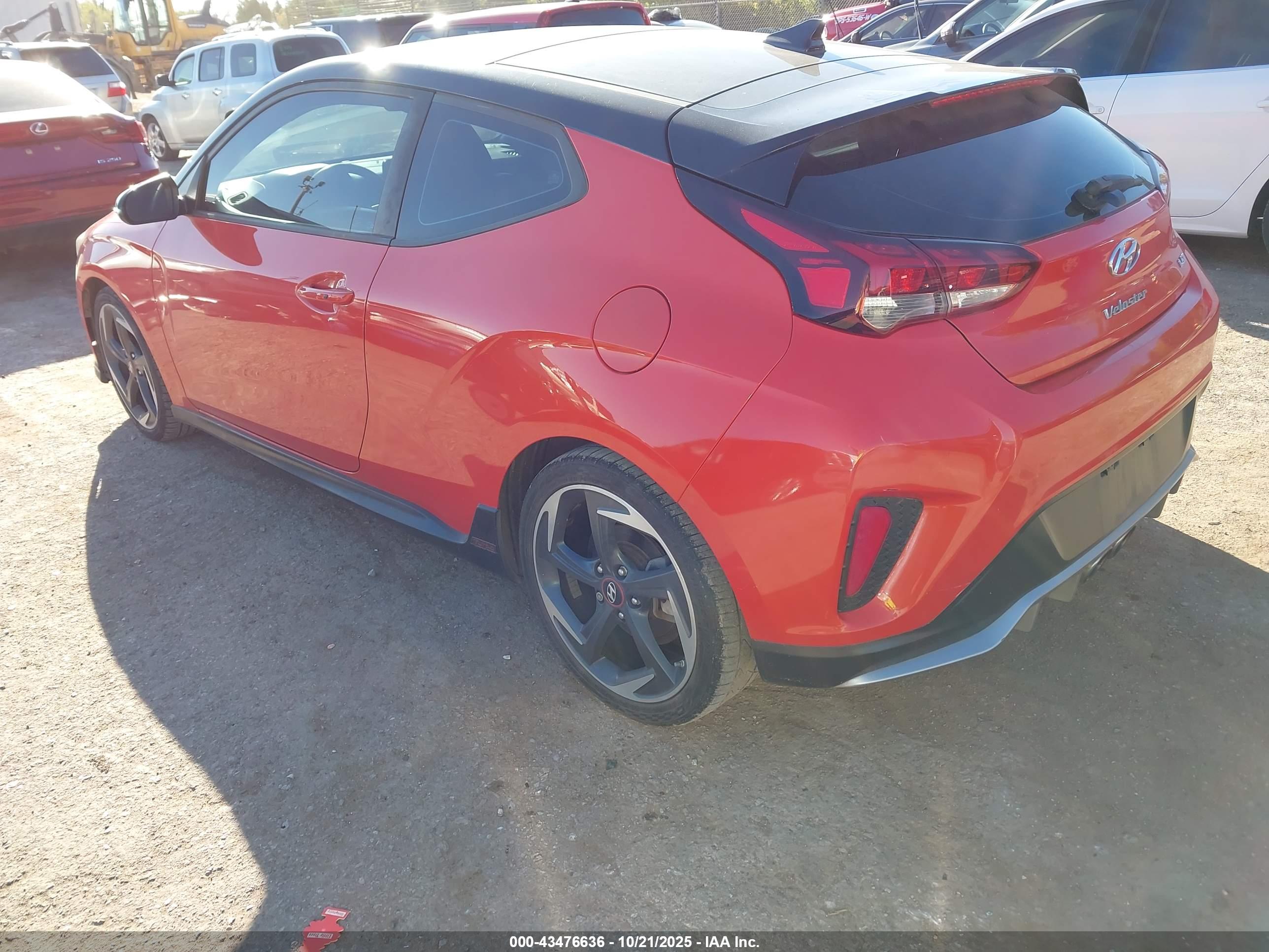 HYUNDAI VELOSTER image 3