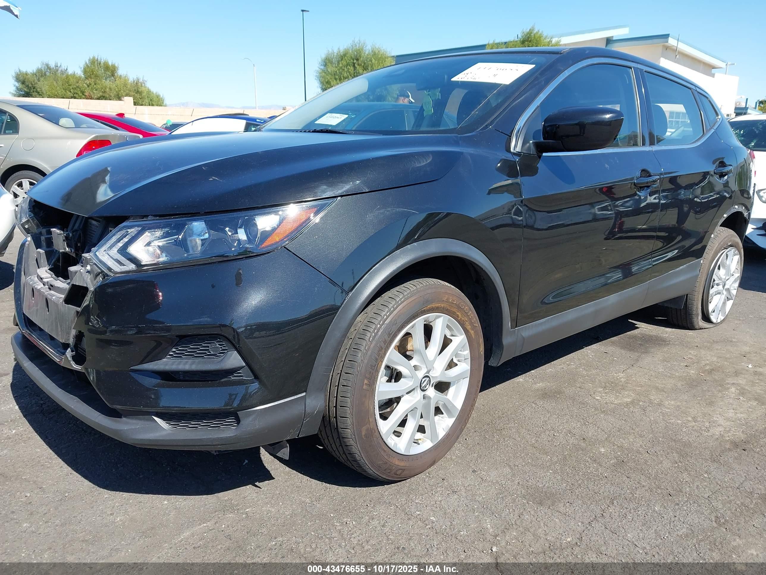 NISSAN ROGUE image 2