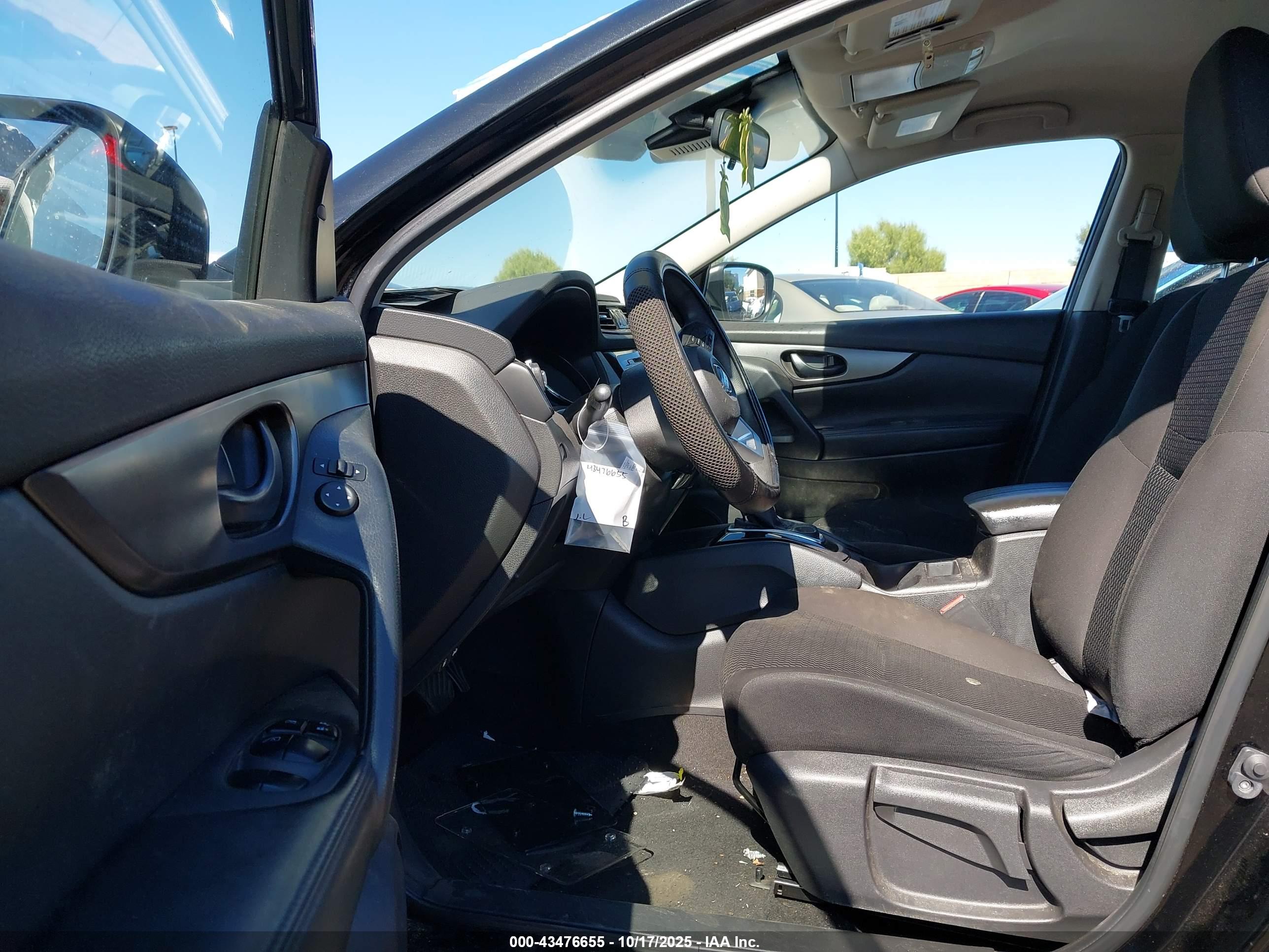 NISSAN ROGUE image 5
