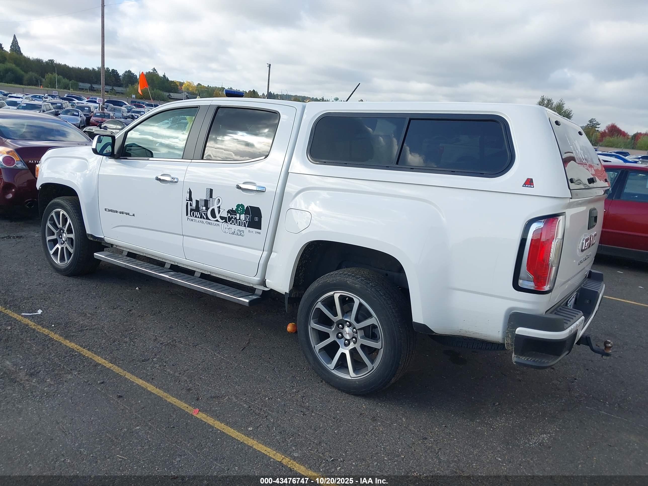 GMC CANYON image 3