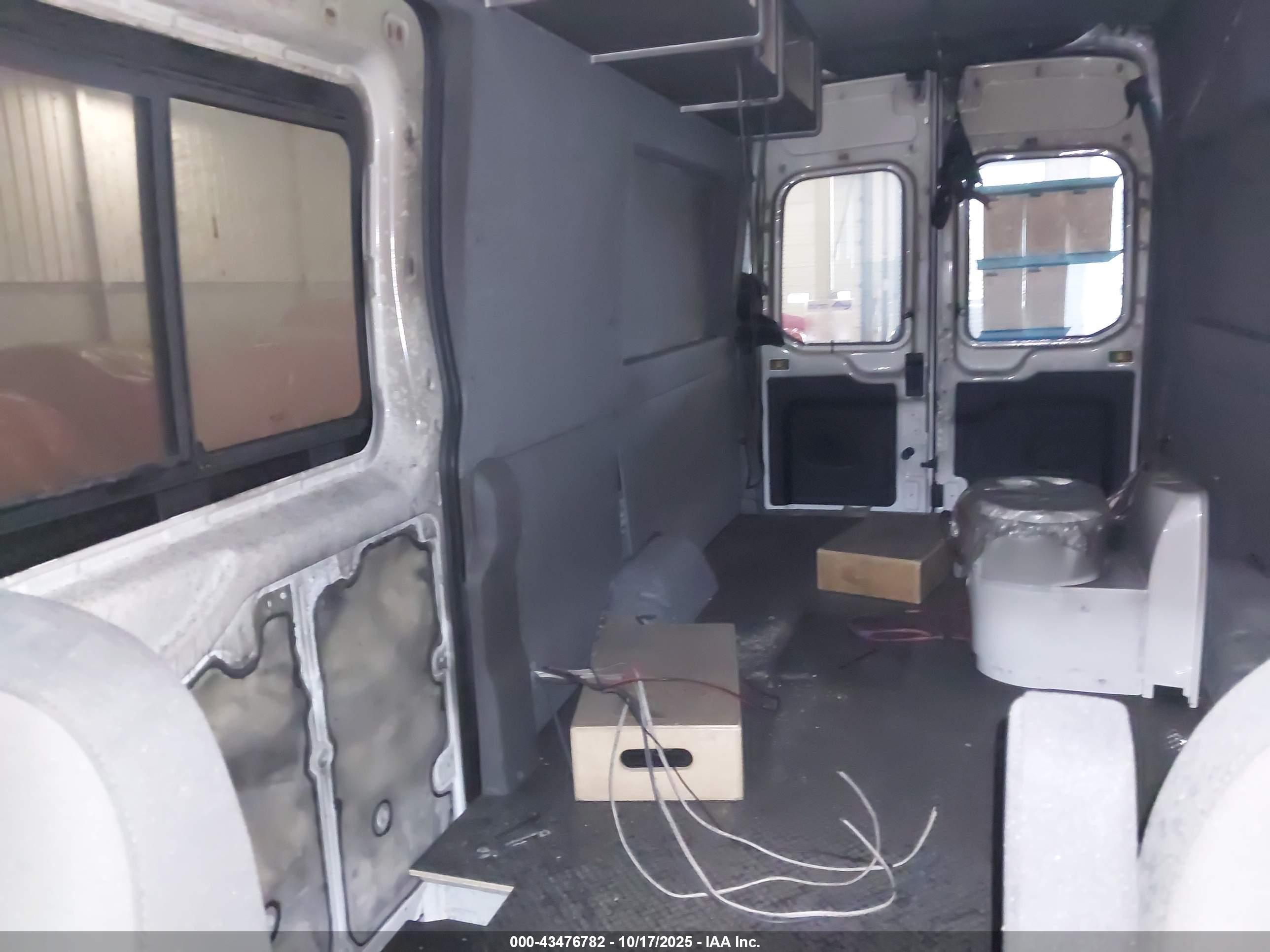 FORD TRANSIT-350 image 8