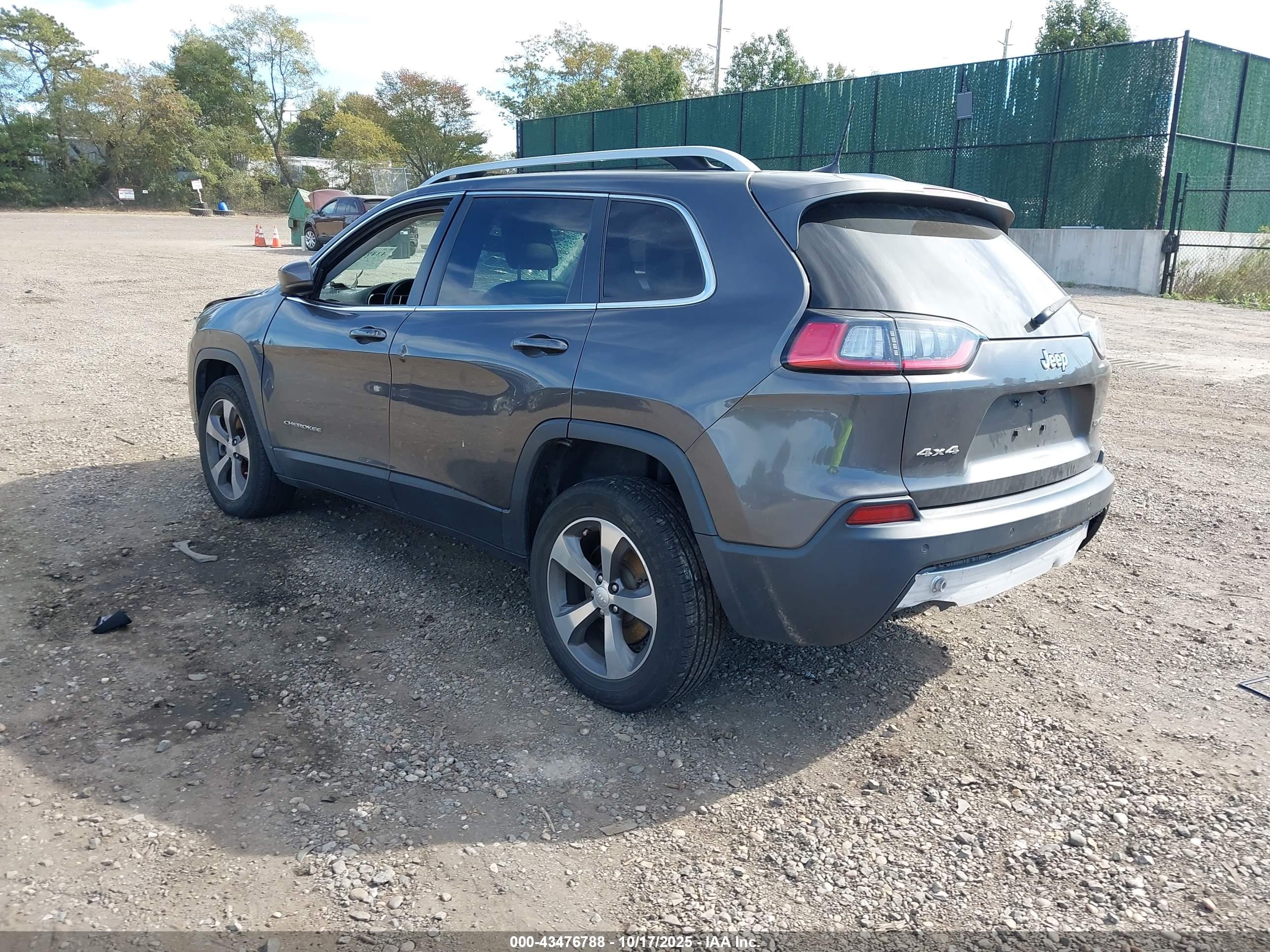 JEEP CHEROKEE image 3