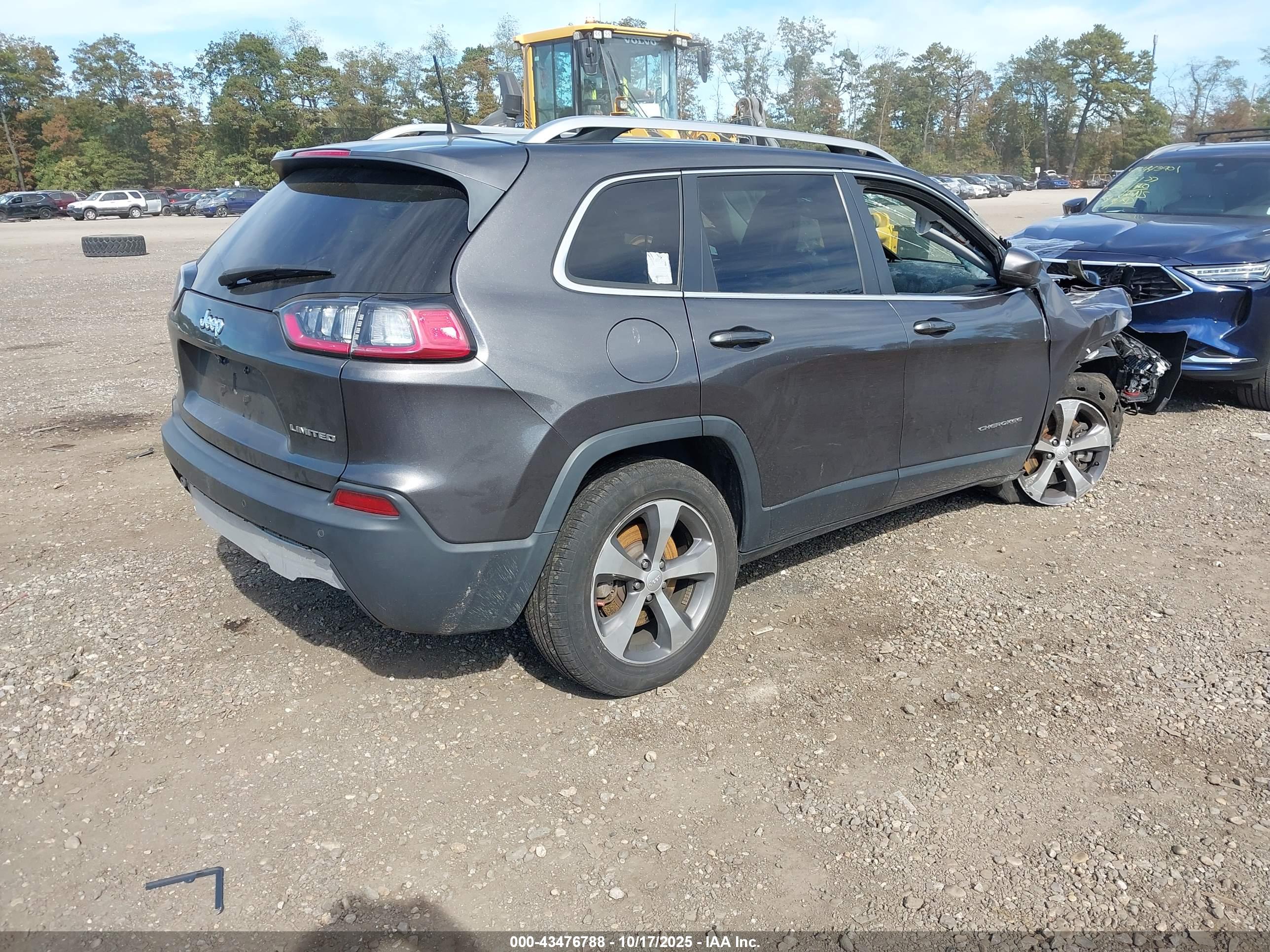 JEEP CHEROKEE image 4
