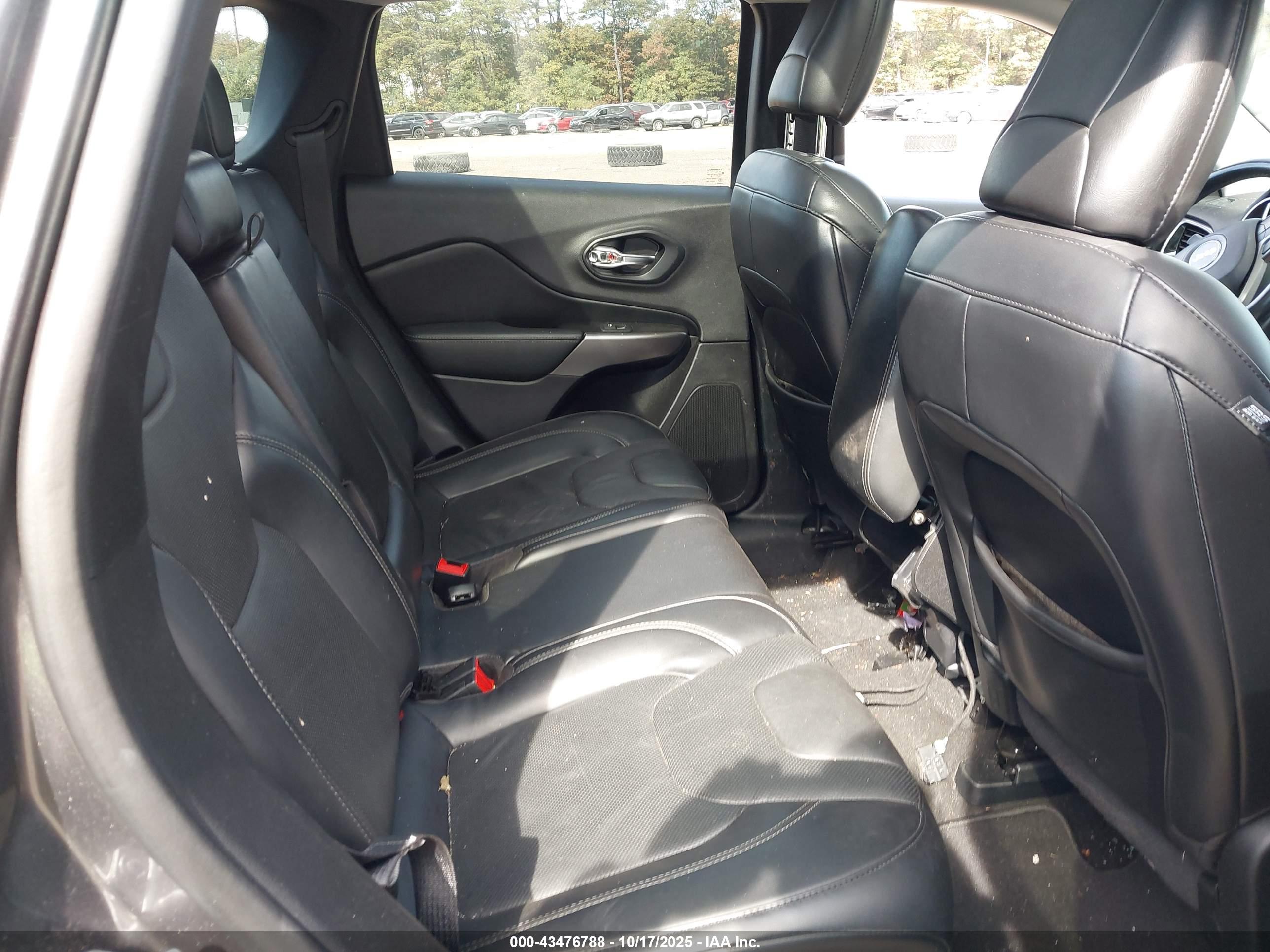 JEEP CHEROKEE image 8