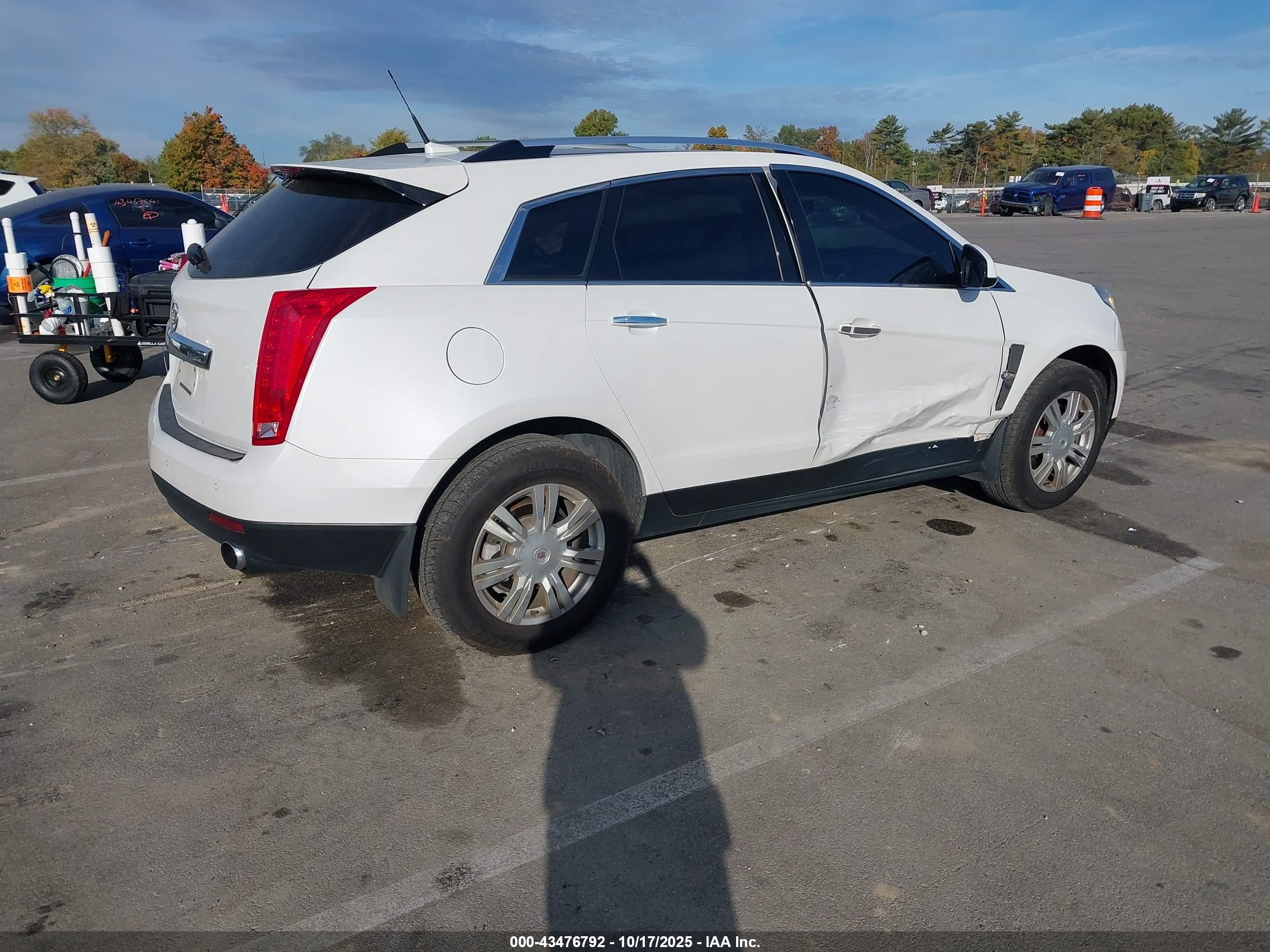 CADILLAC SRX image 4