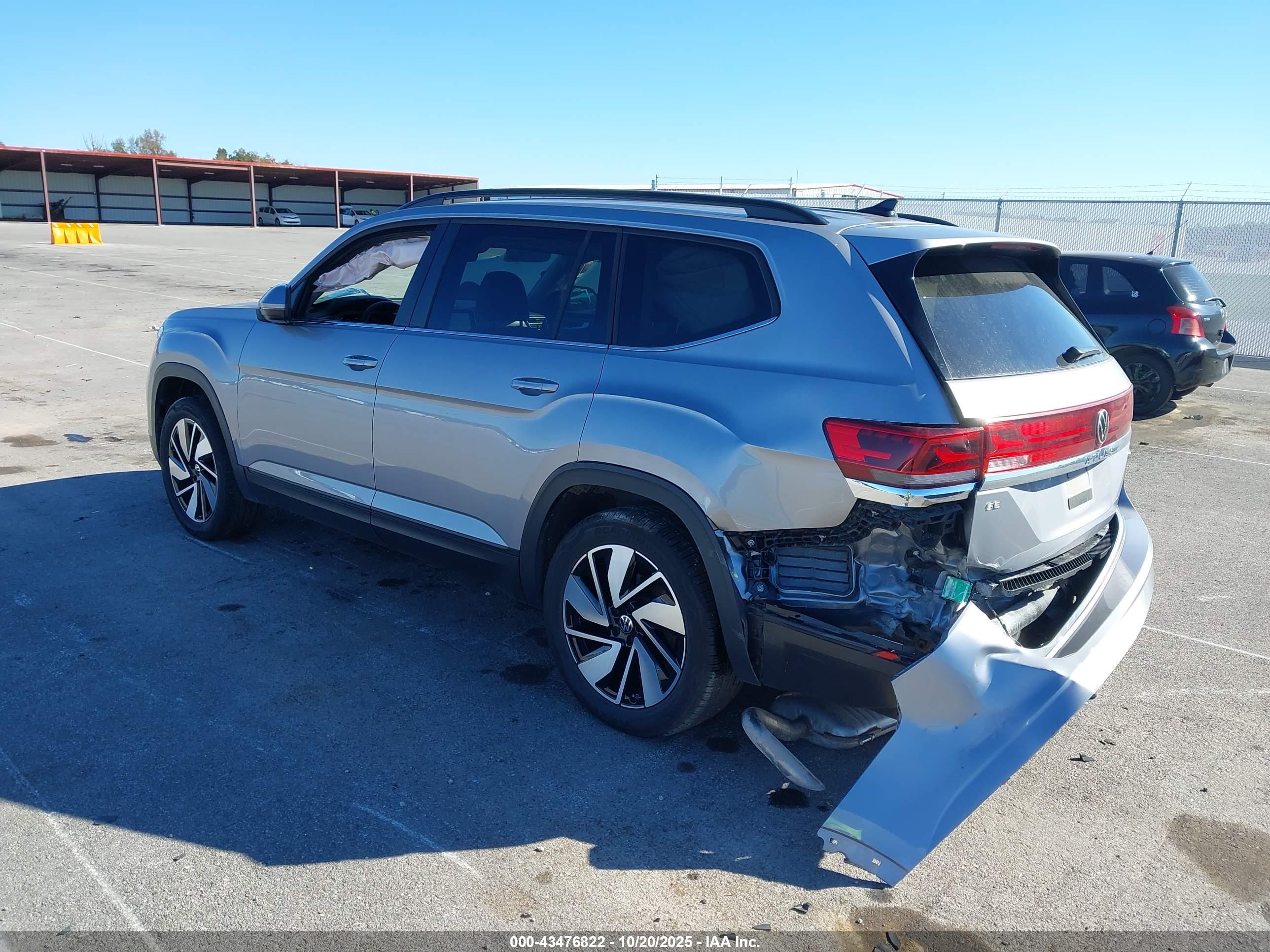 VOLKSWAGEN ATLAS image 3