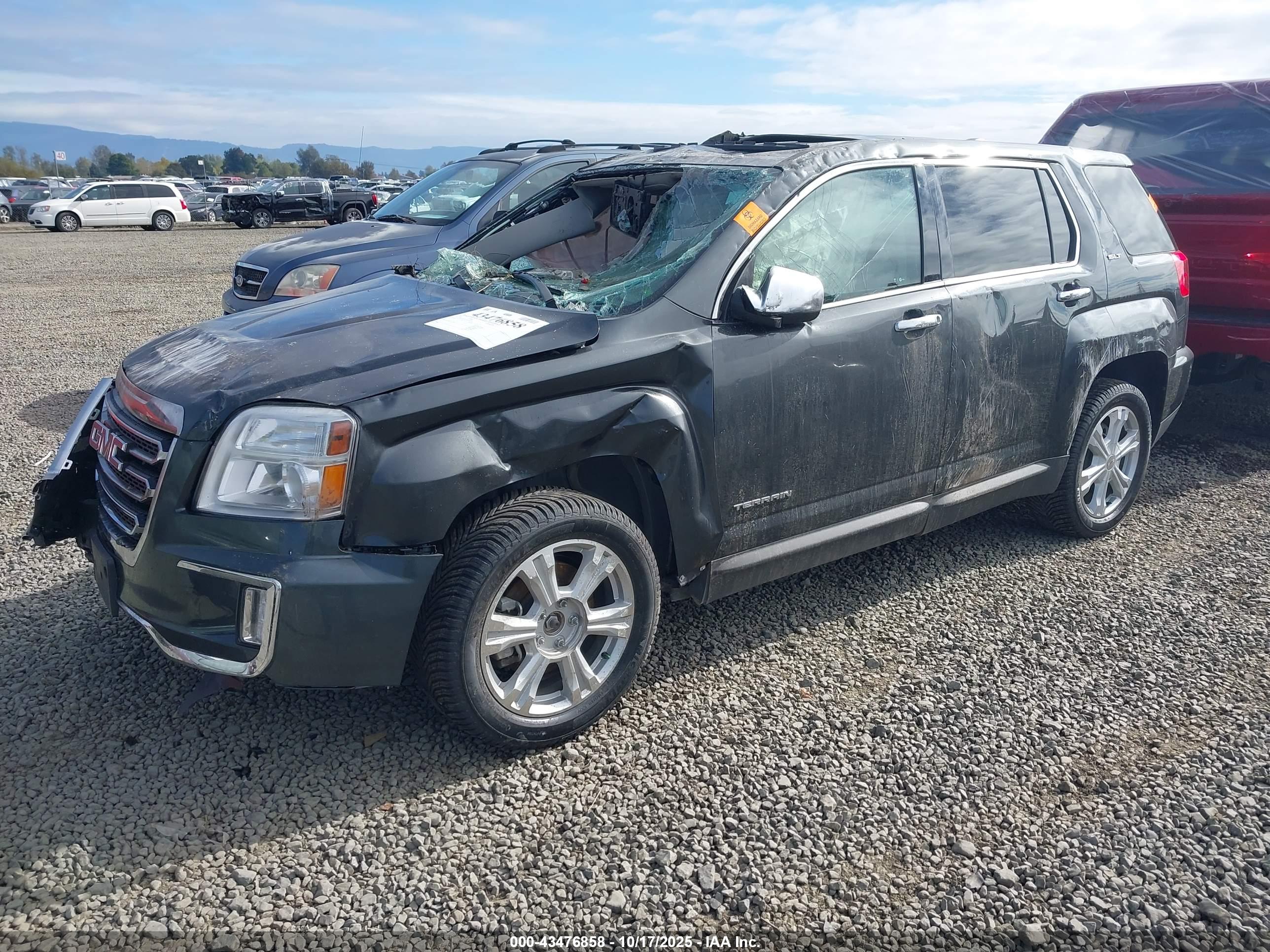 GMC TERRAIN image 2