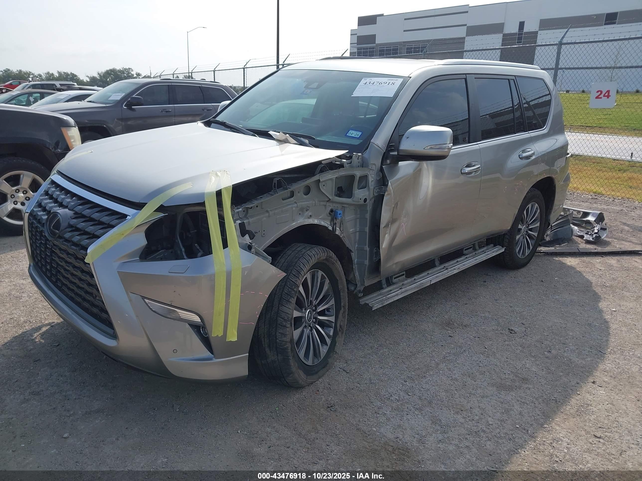 LEXUS GX image 2