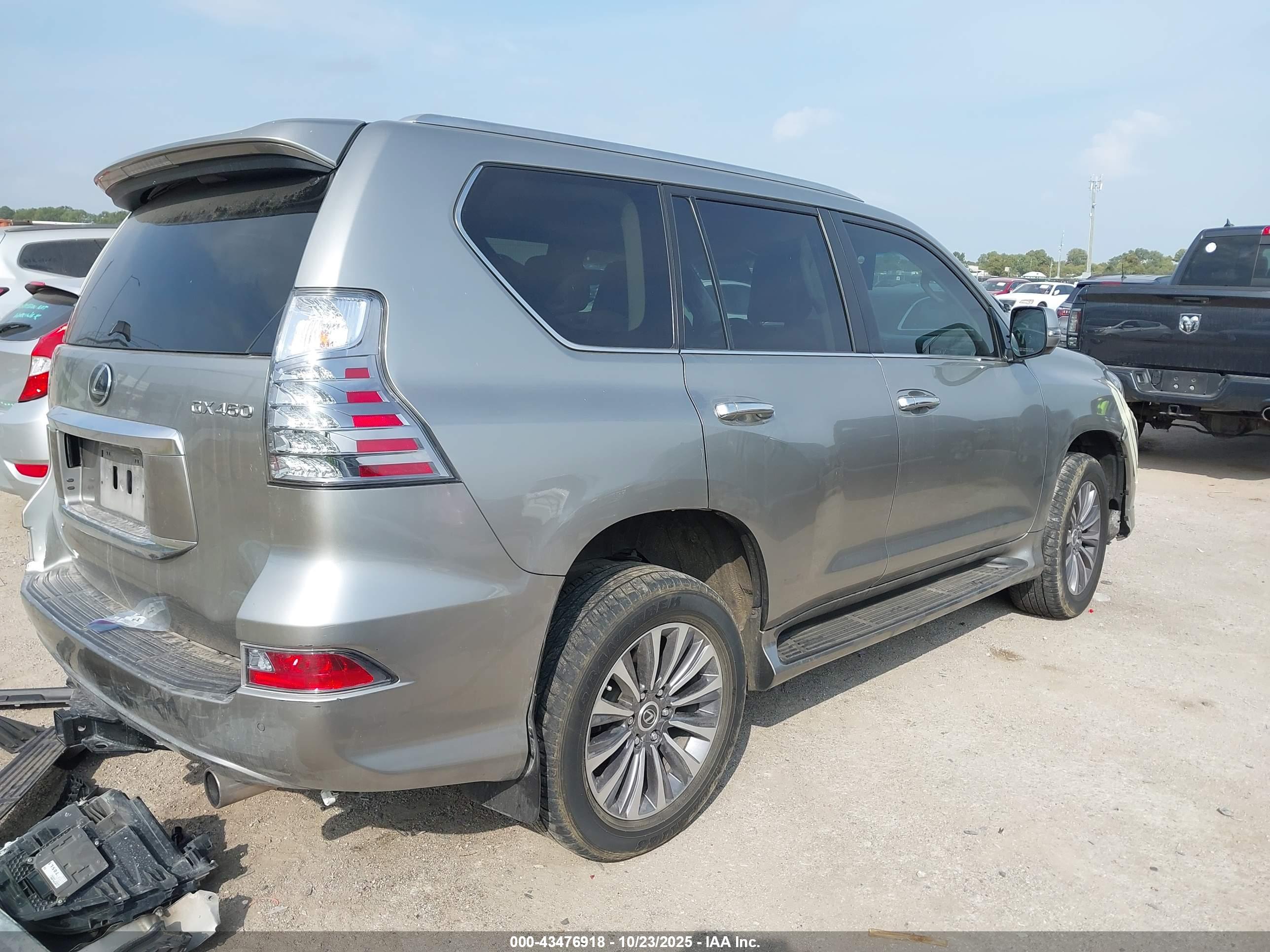 LEXUS GX image 4