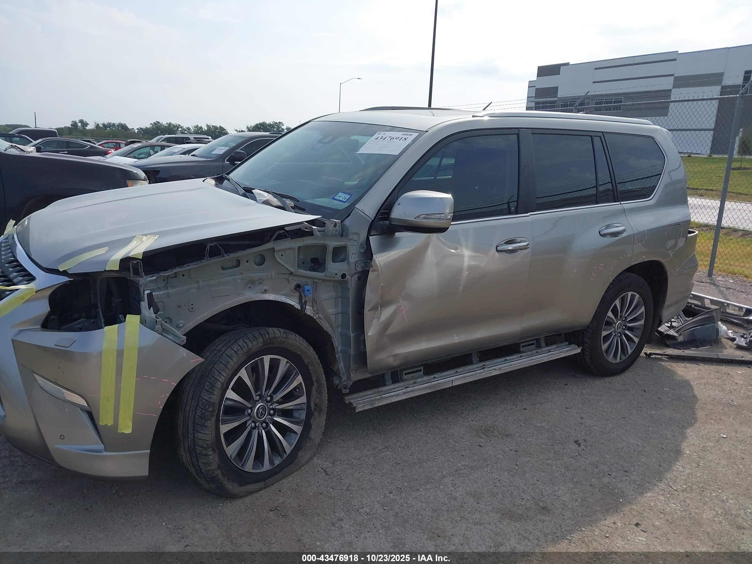 LEXUS GX image 6