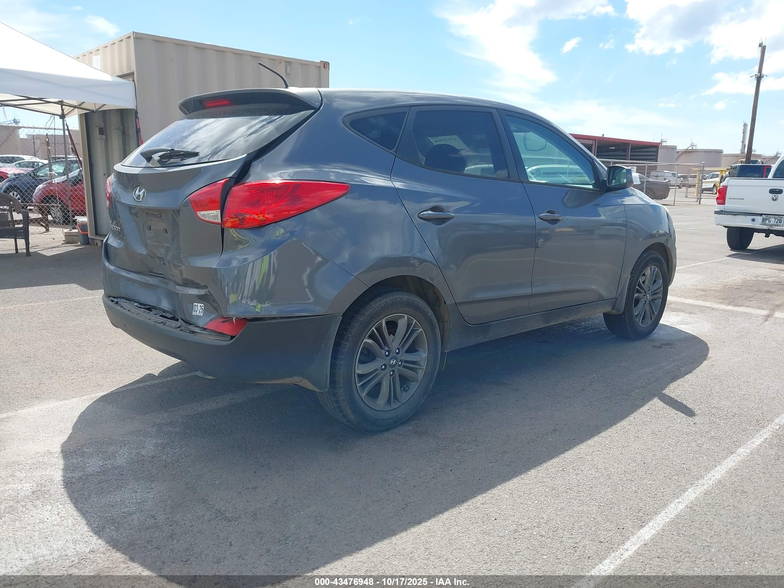 HYUNDAI TUCSON image 4