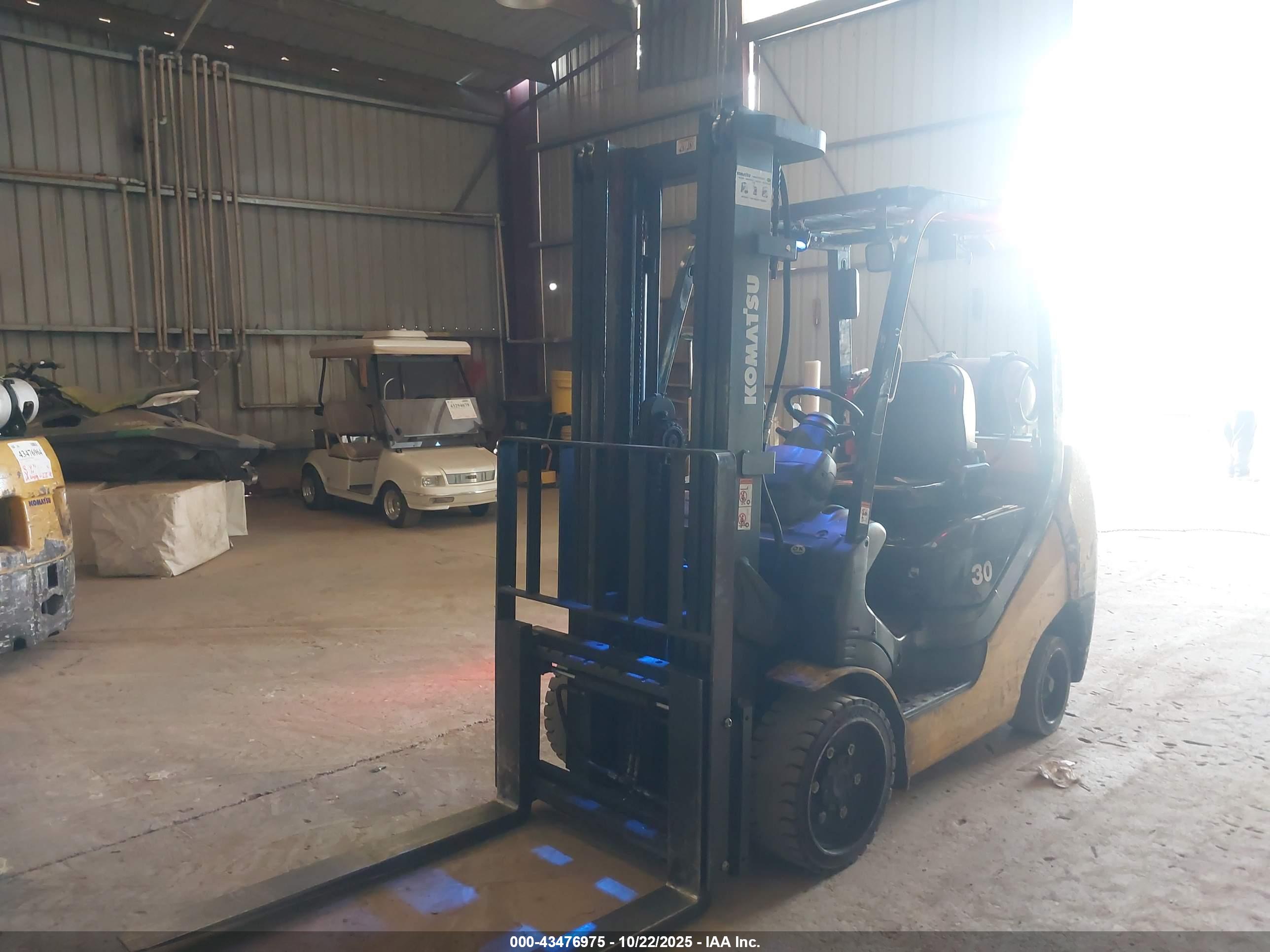 KOMATSU FG30SHT-16 image 2