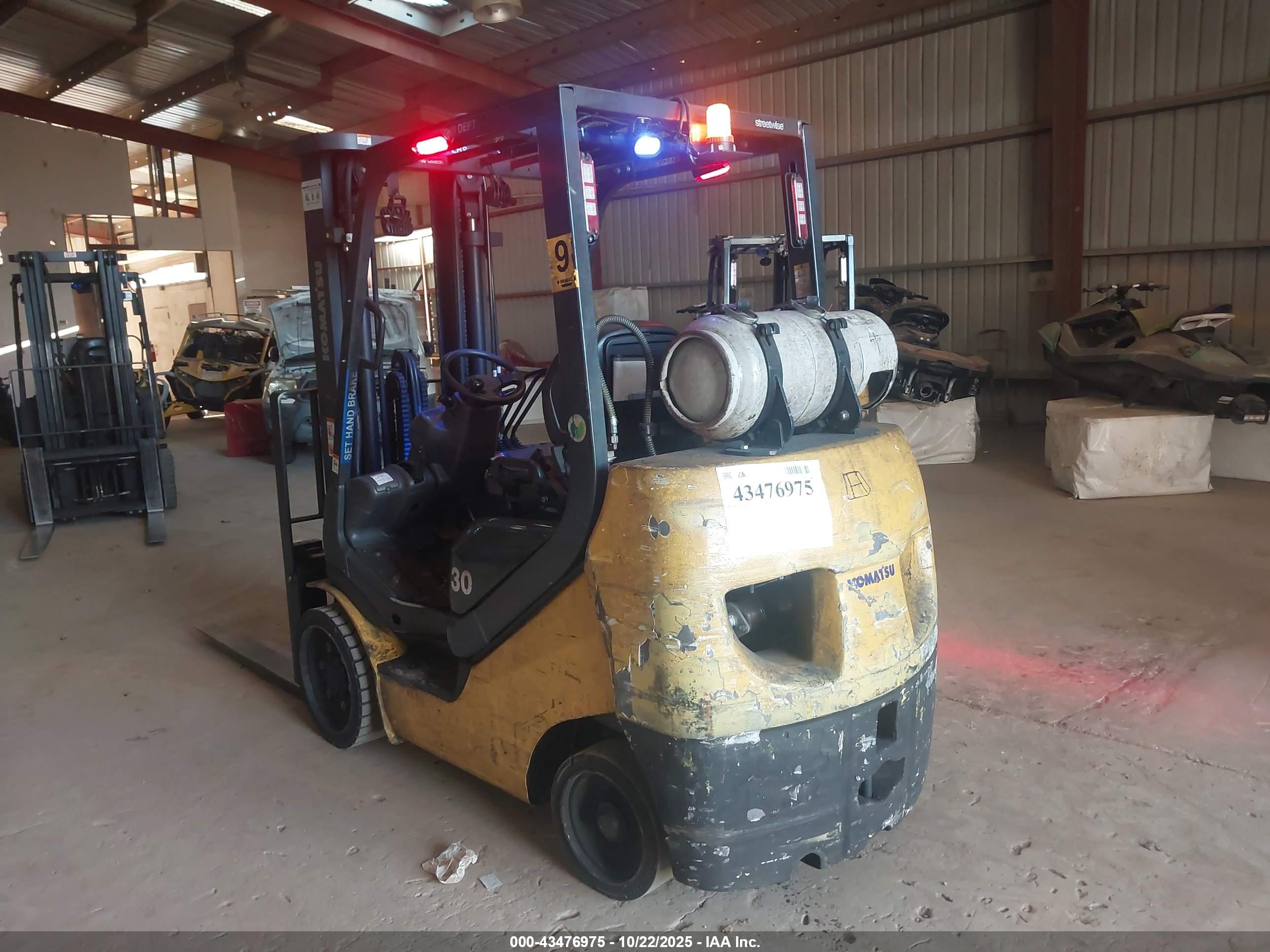 KOMATSU FG30SHT-16 image 3