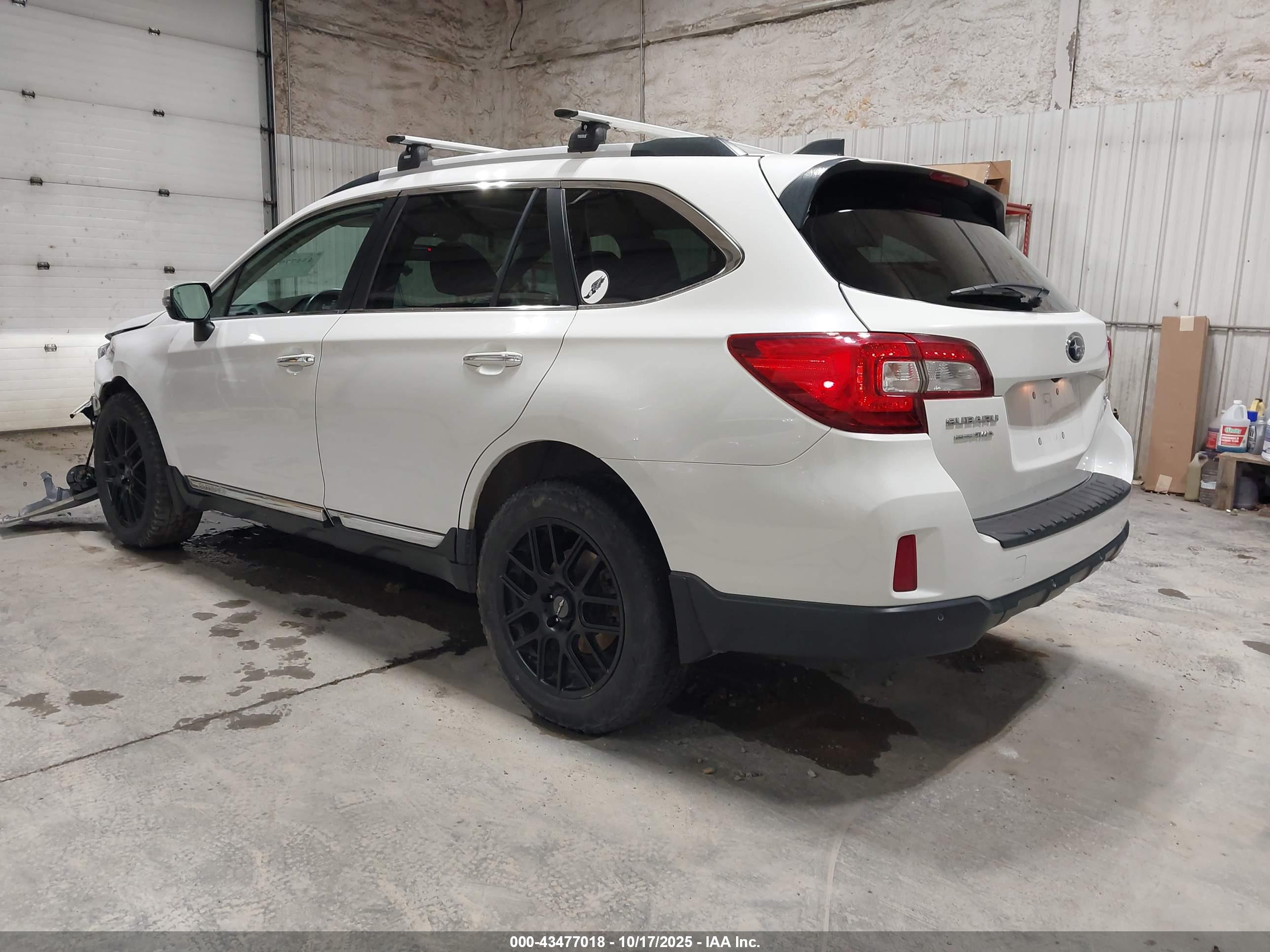SUBARU OUTBACK image 3