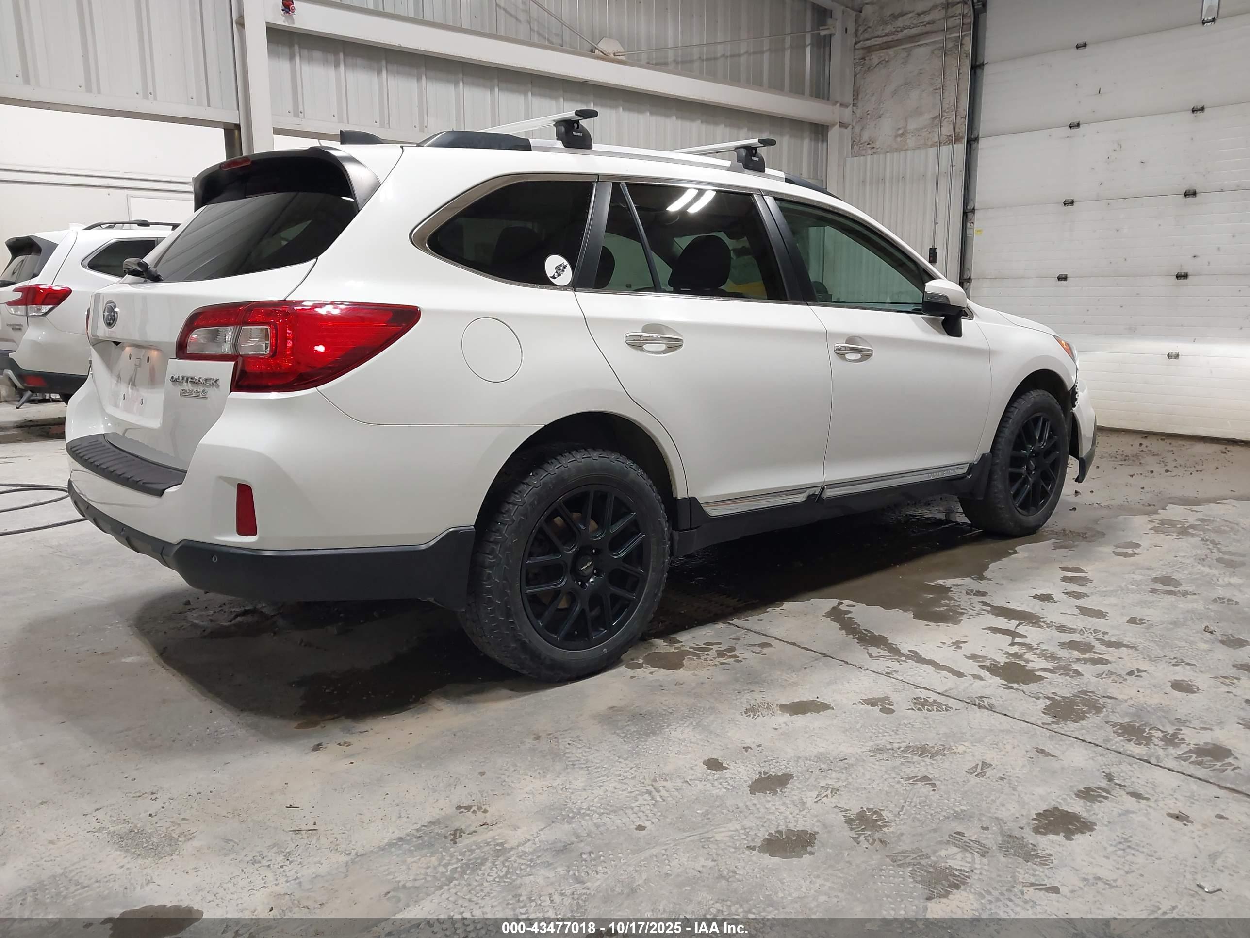 SUBARU OUTBACK image 4