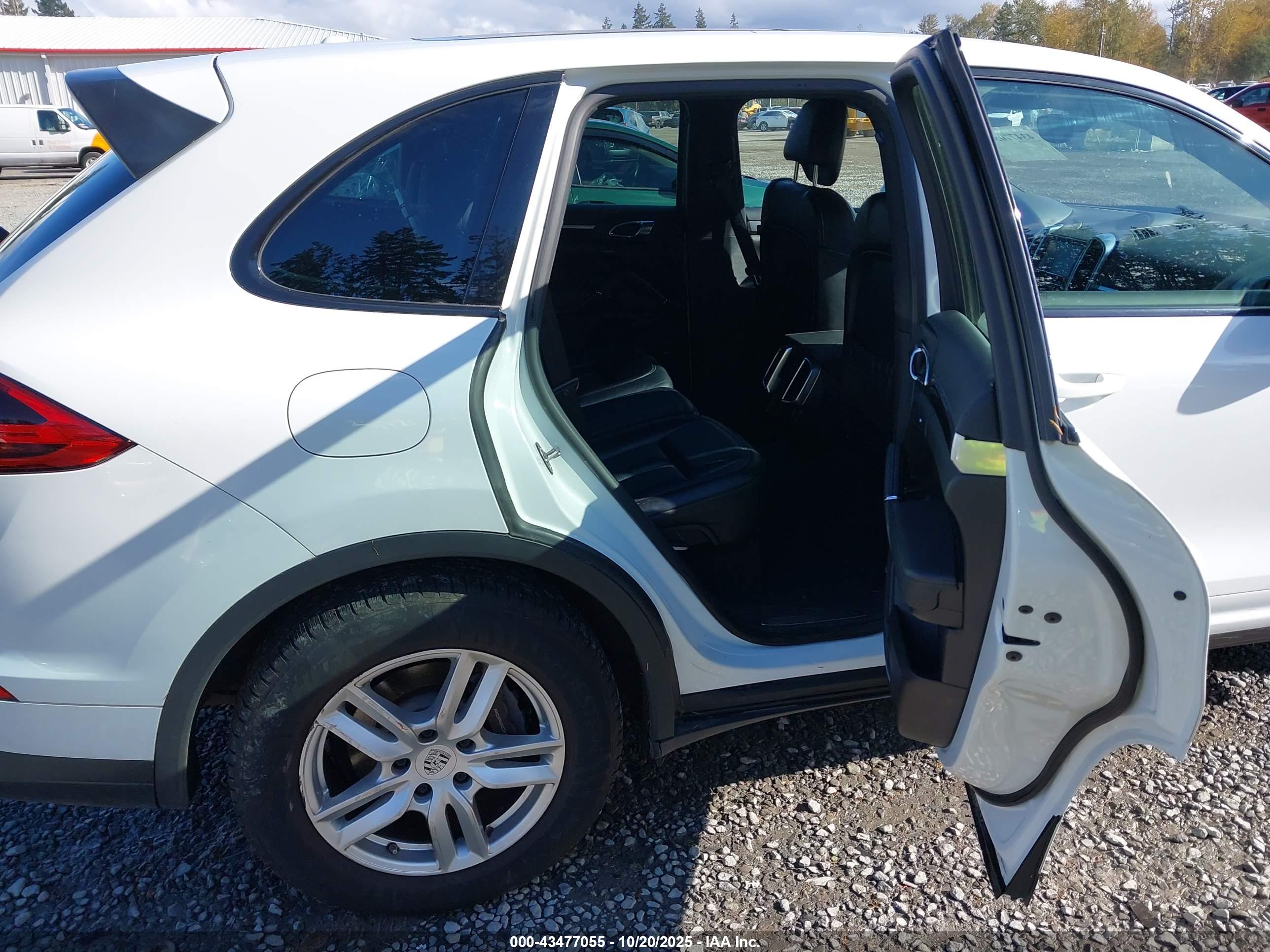 PORSCHE CAYENNE image 8