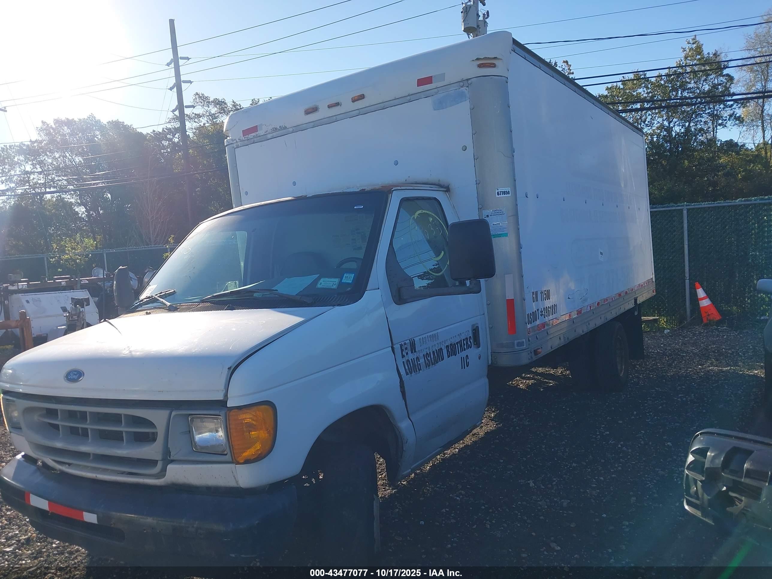 FORD E-350 image 2