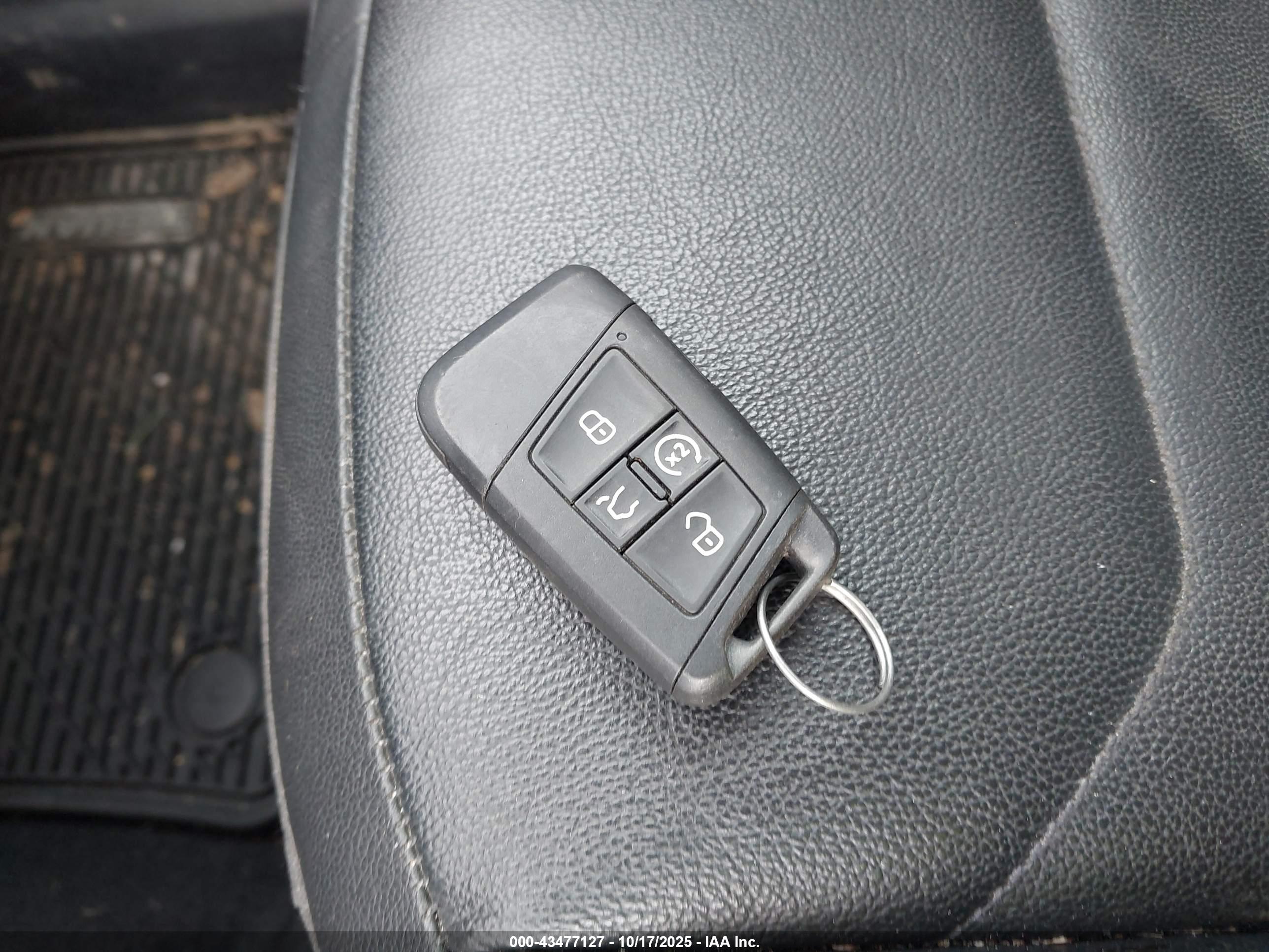 VOLKSWAGEN TIGUAN image 11