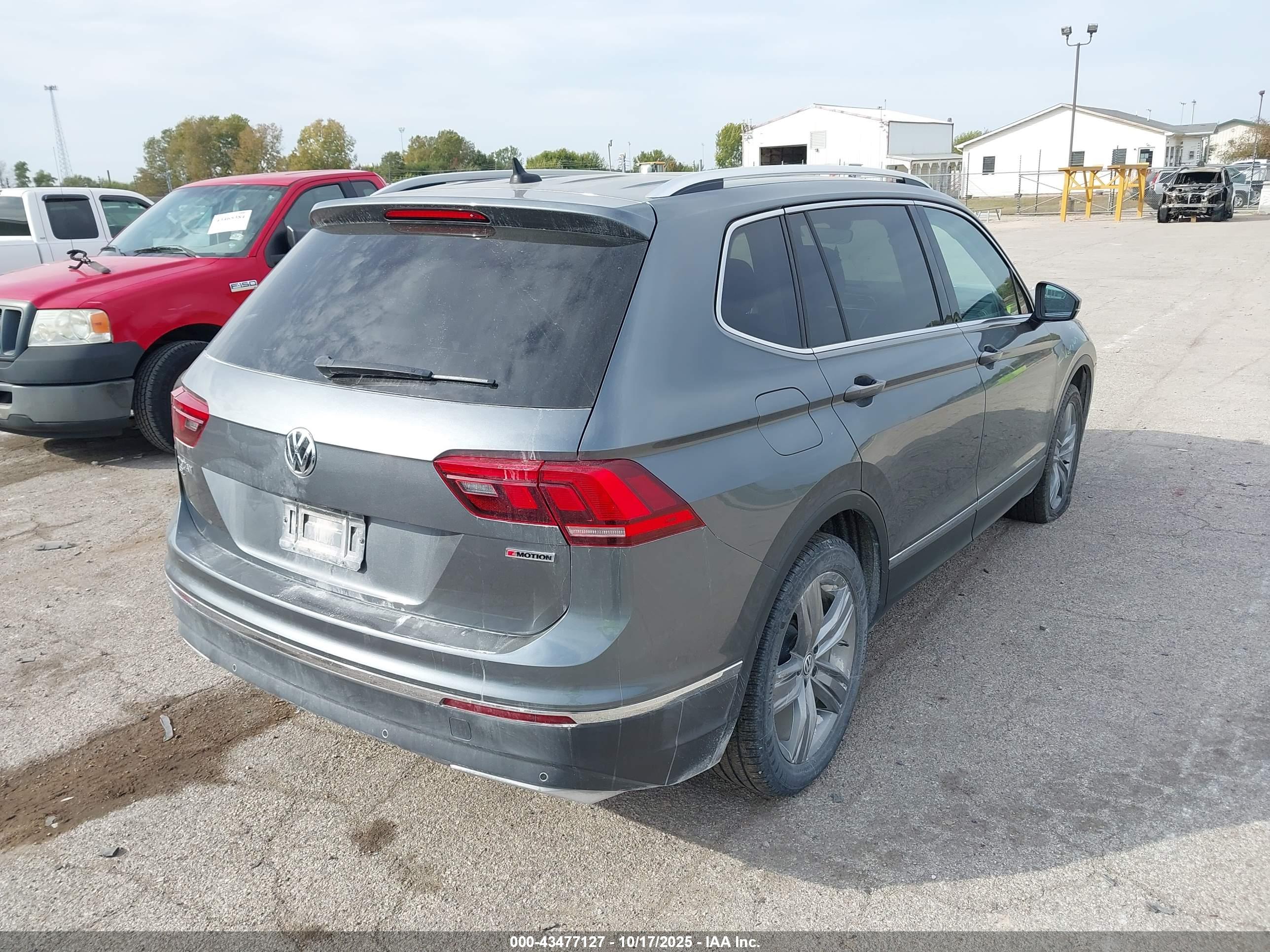 VOLKSWAGEN TIGUAN image 4