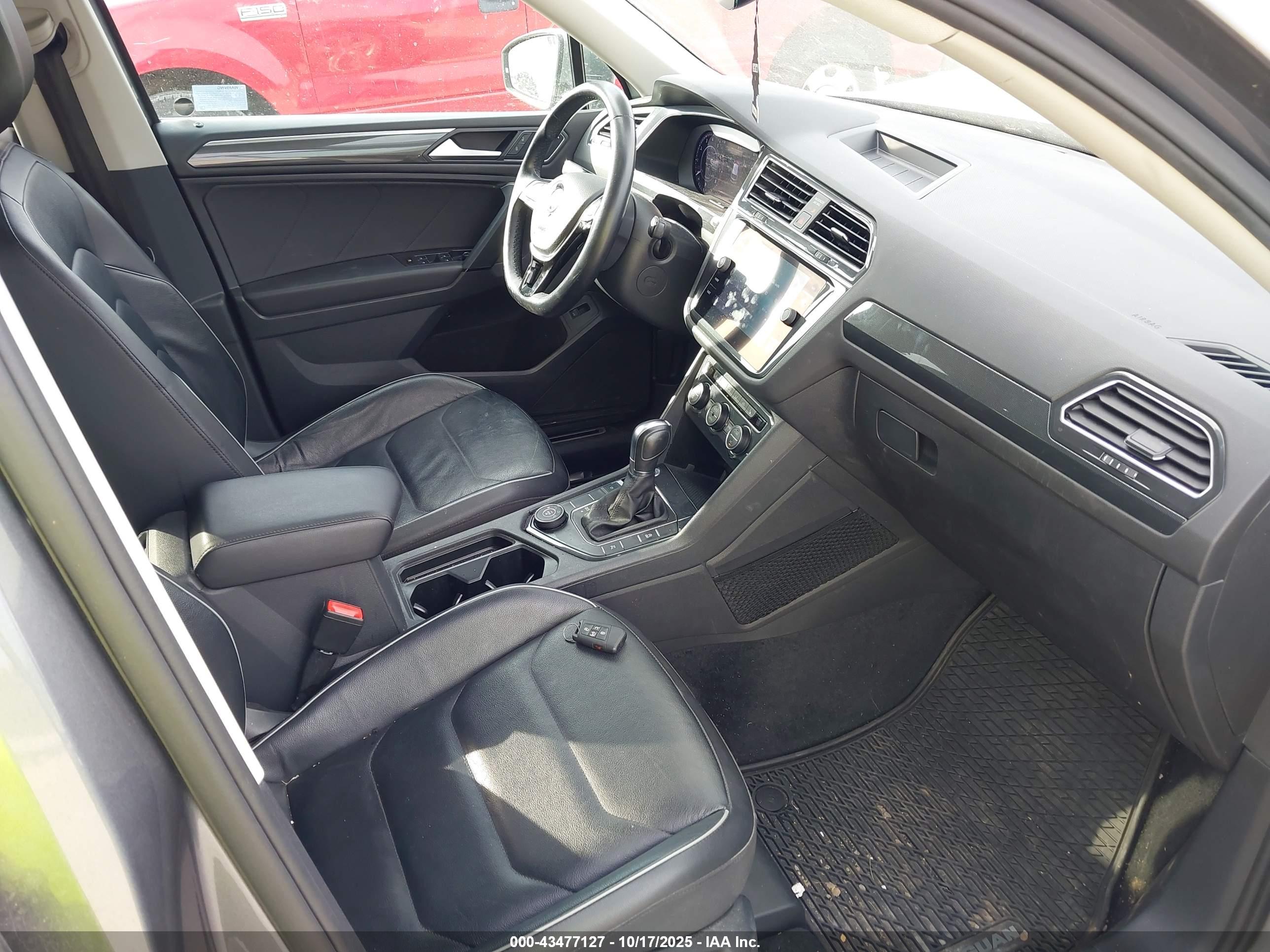 VOLKSWAGEN TIGUAN image 5