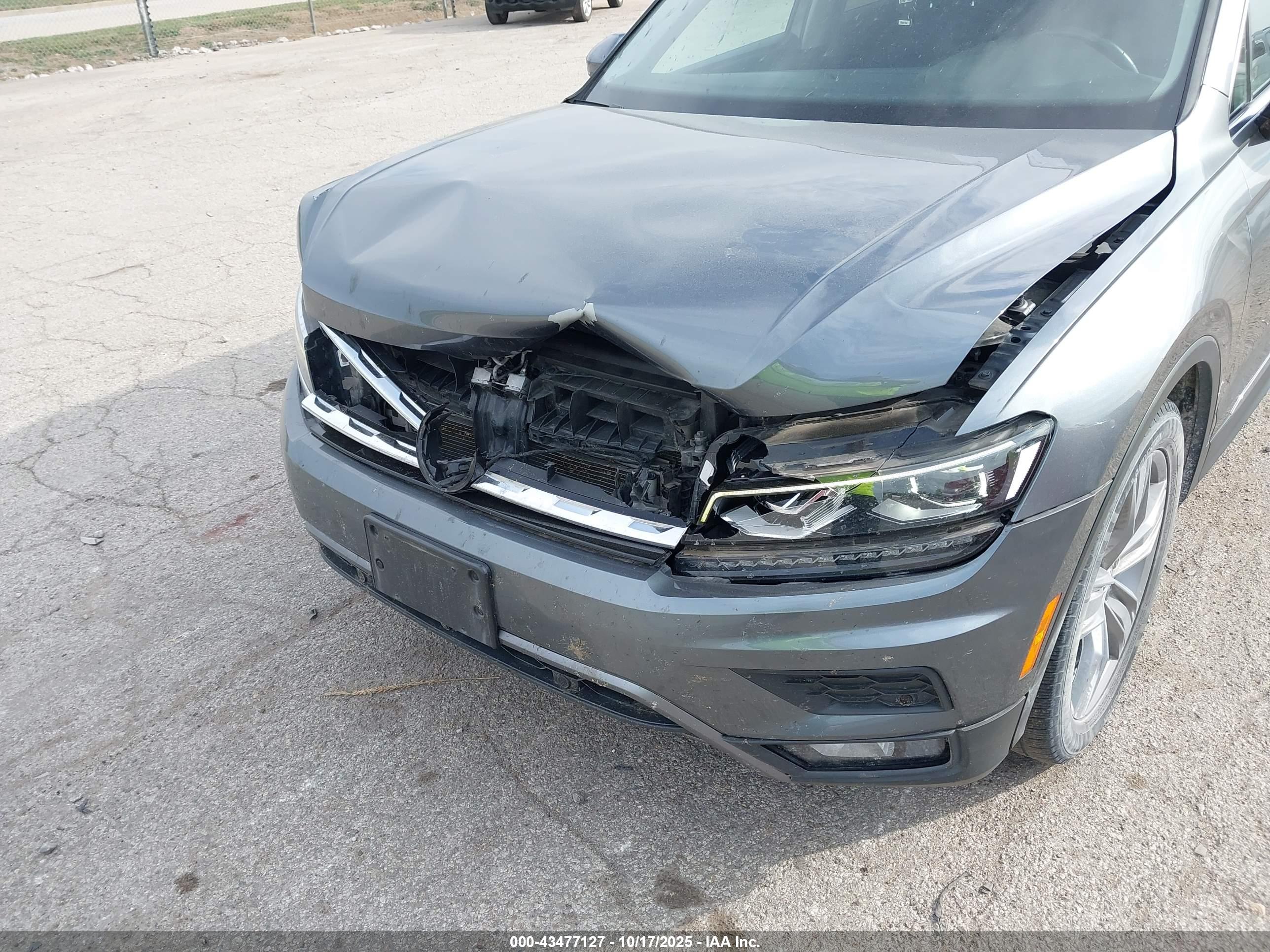 VOLKSWAGEN TIGUAN image 6