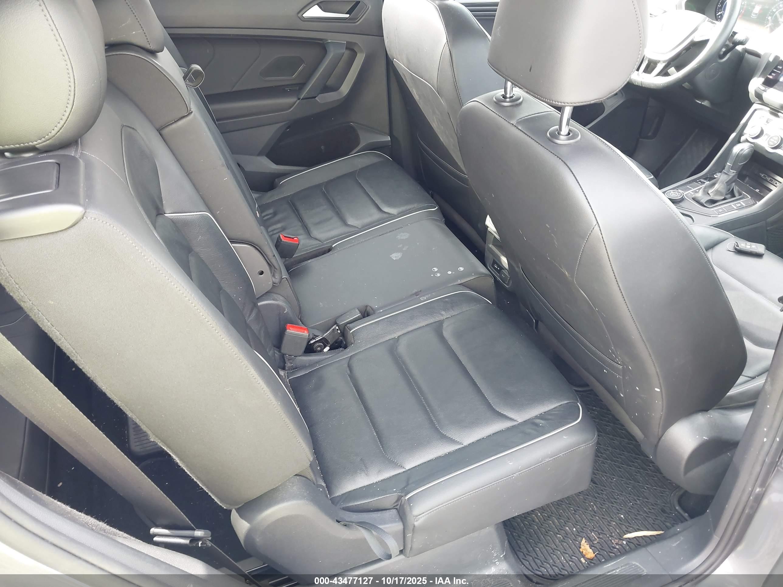 VOLKSWAGEN TIGUAN image 8