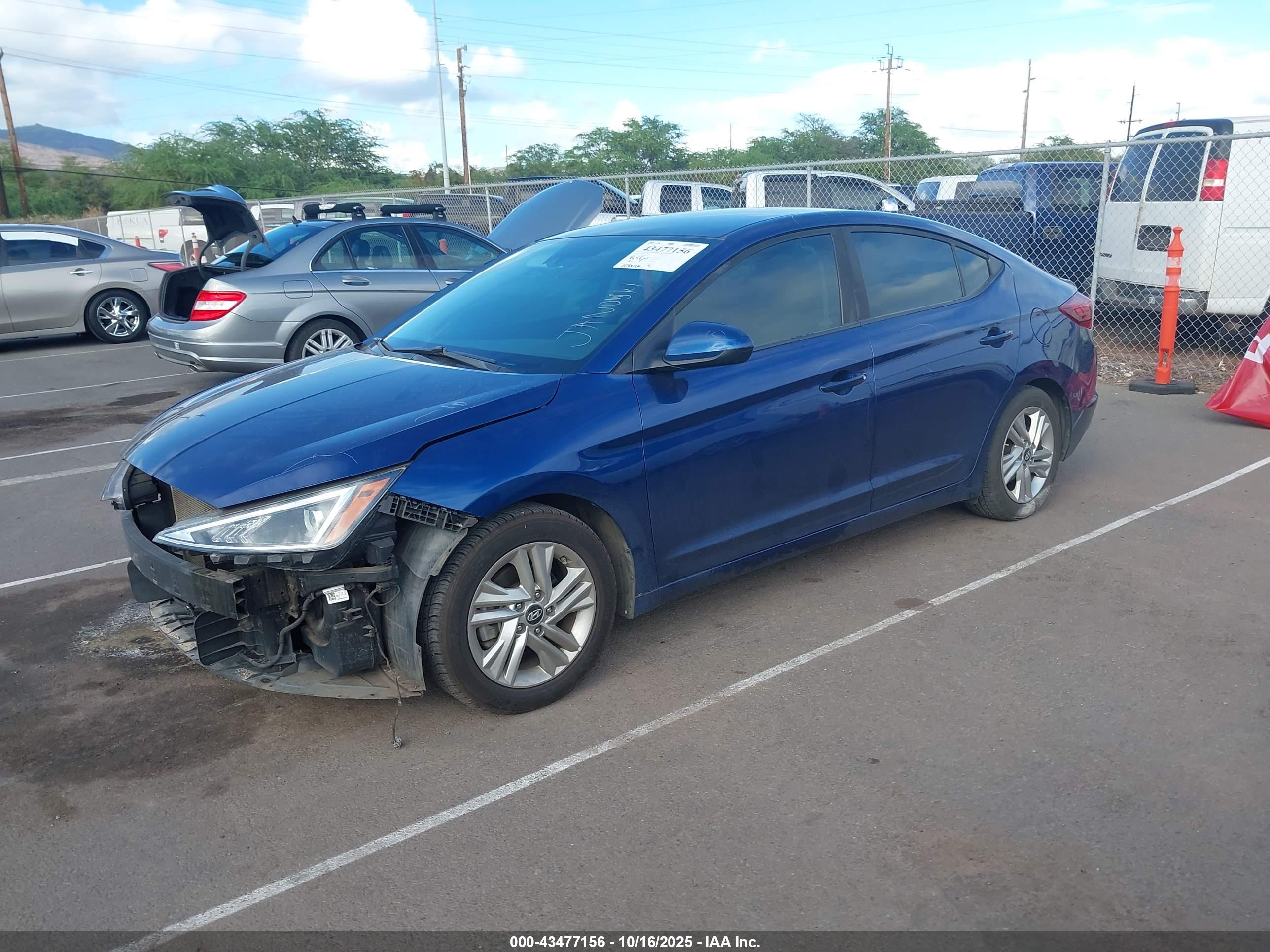 HYUNDAI ELANTRA image 2