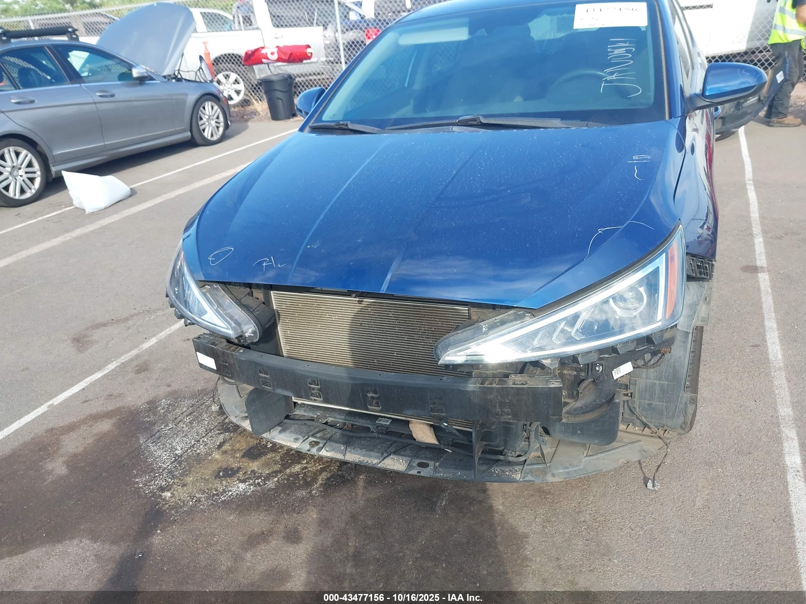 HYUNDAI ELANTRA image 6