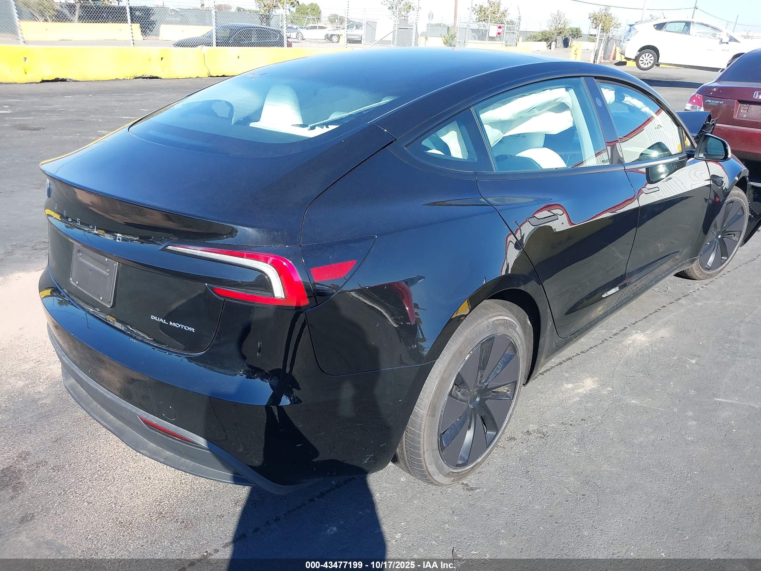 TESLA MODEL image 4