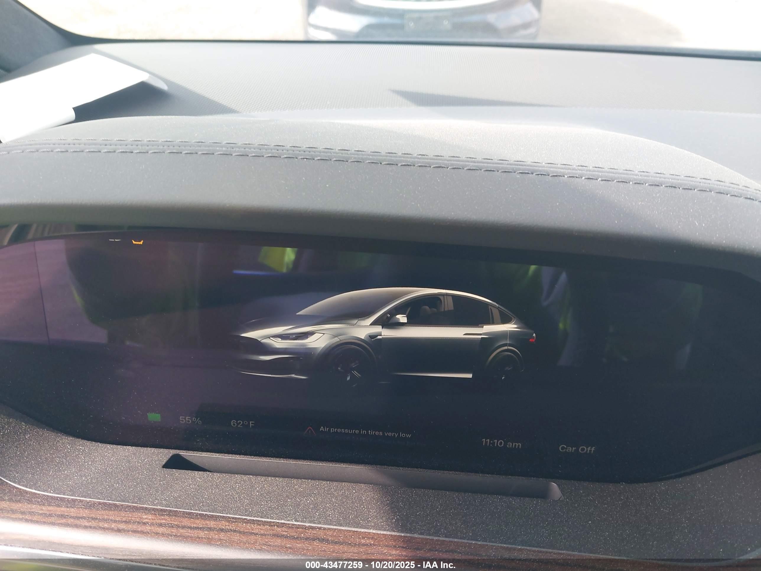 TESLA MODEL image 7