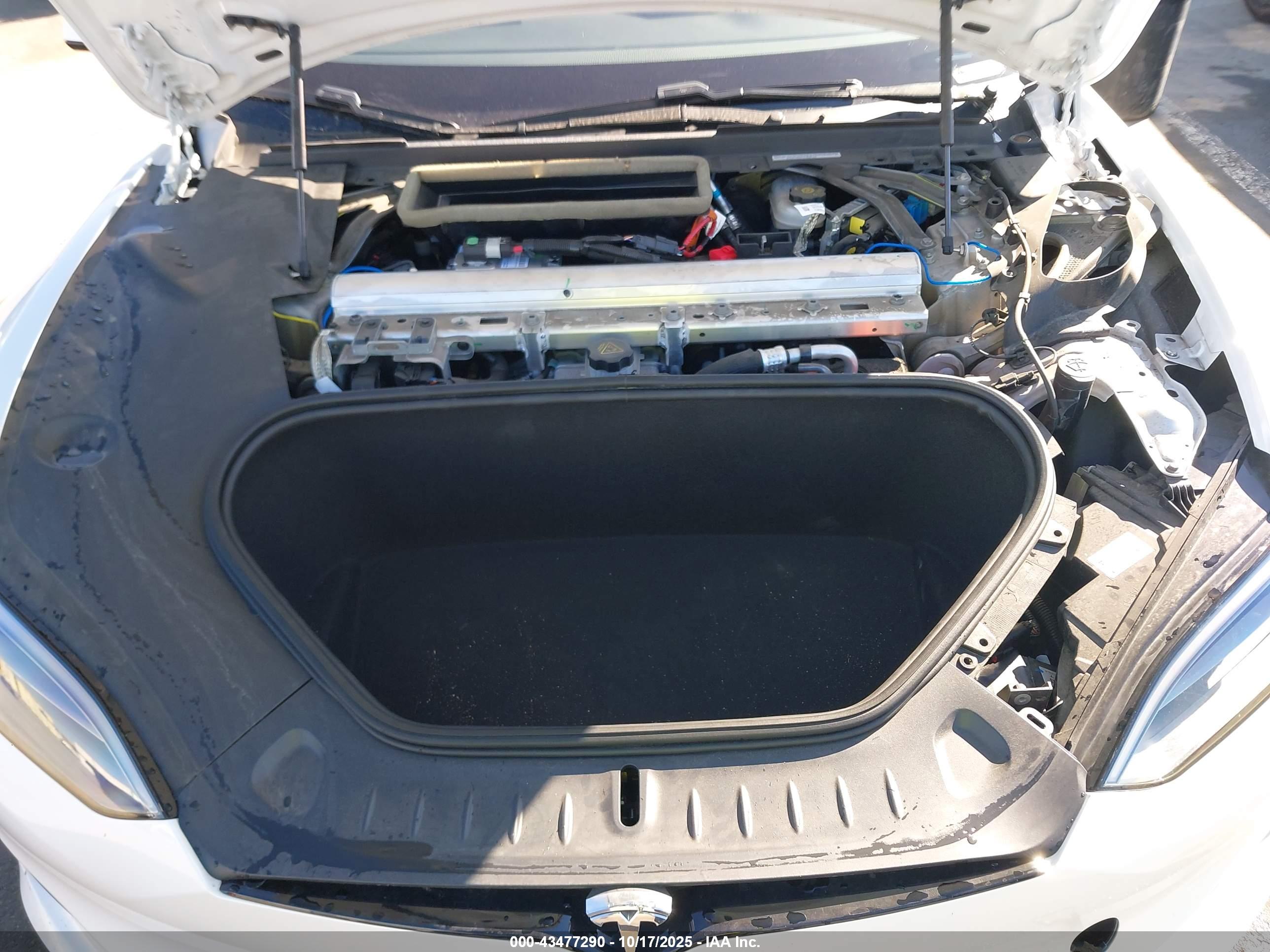 TESLA MODEL image 10