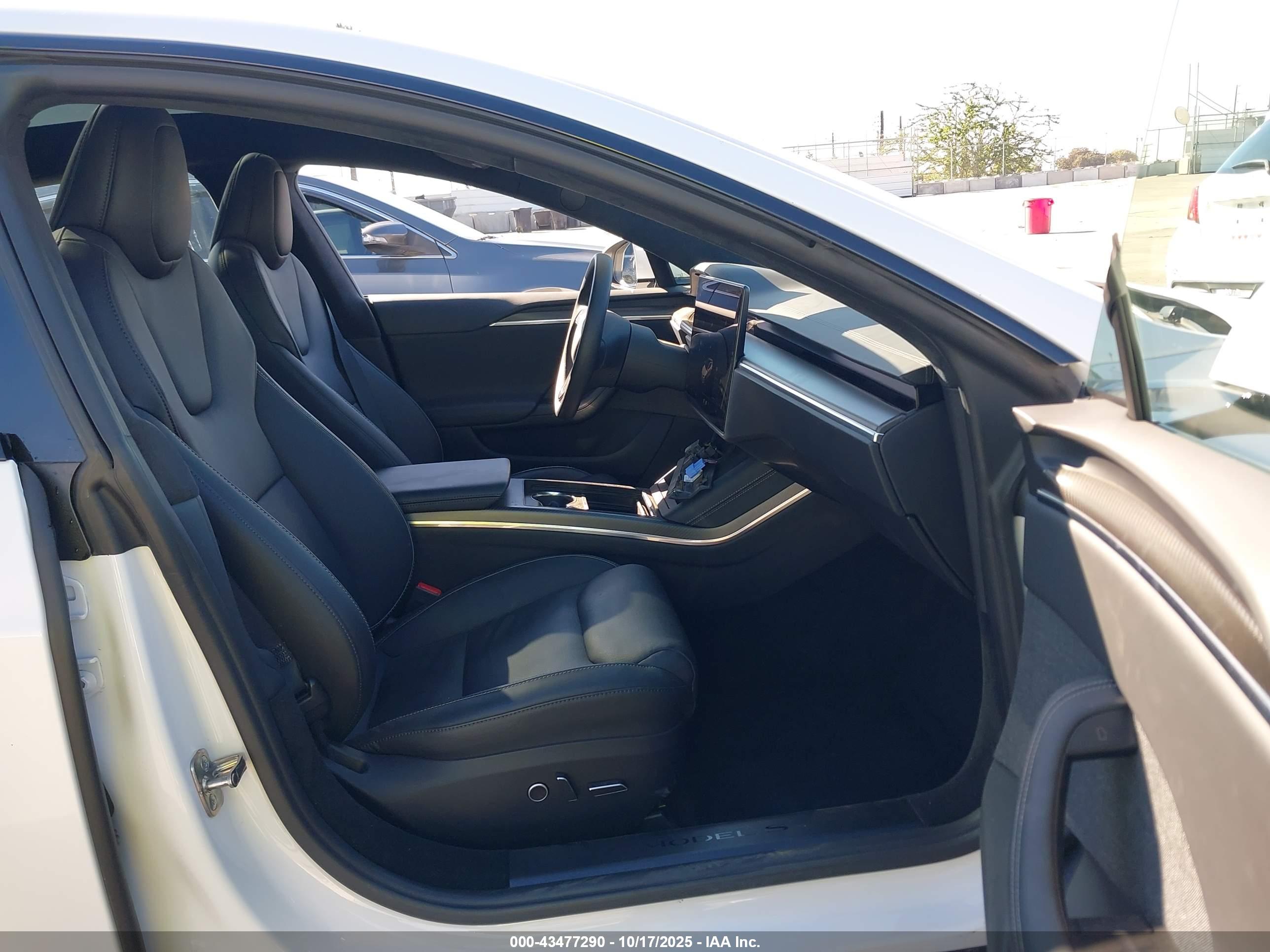 TESLA MODEL image 5