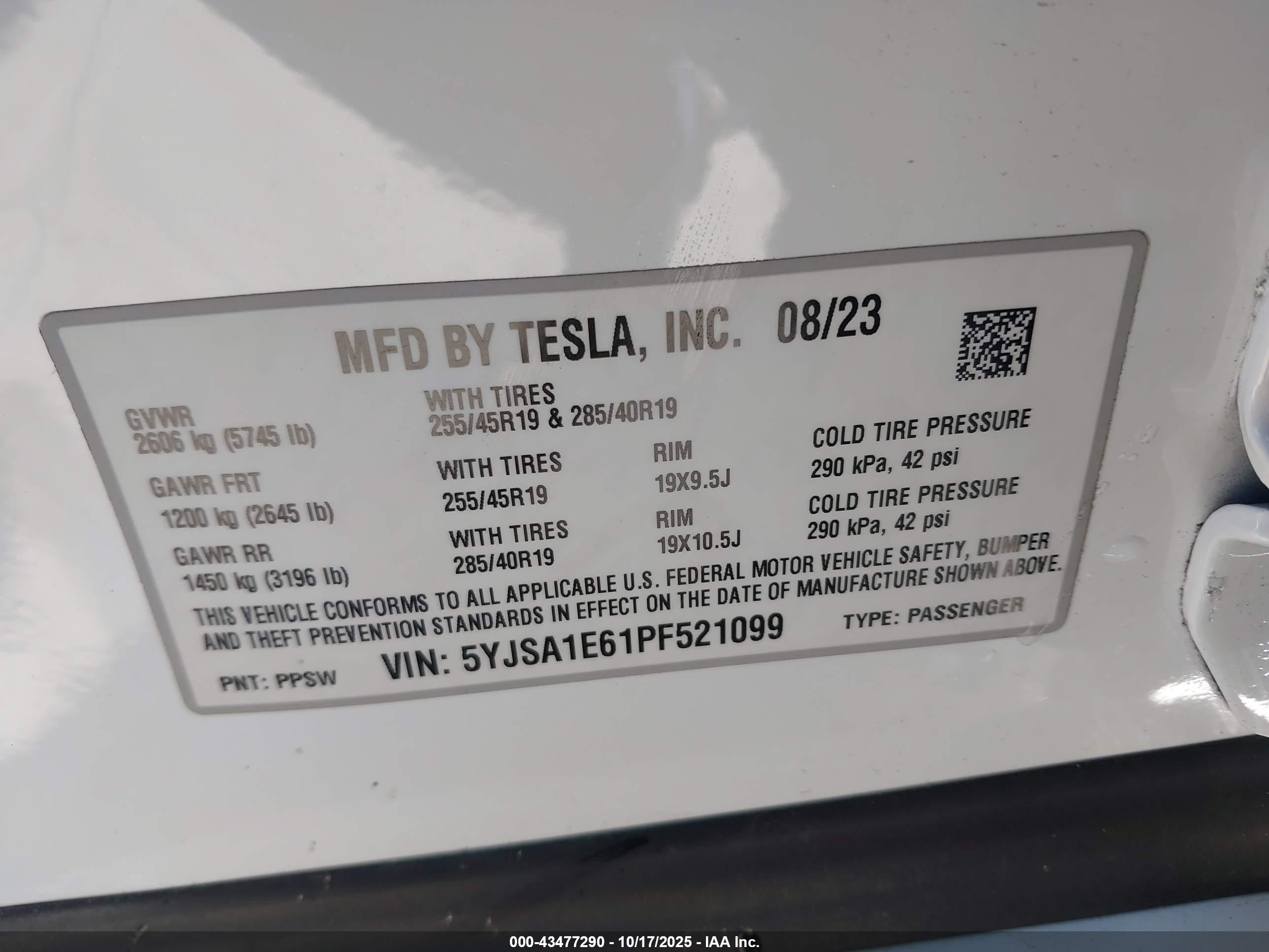 TESLA MODEL image 9