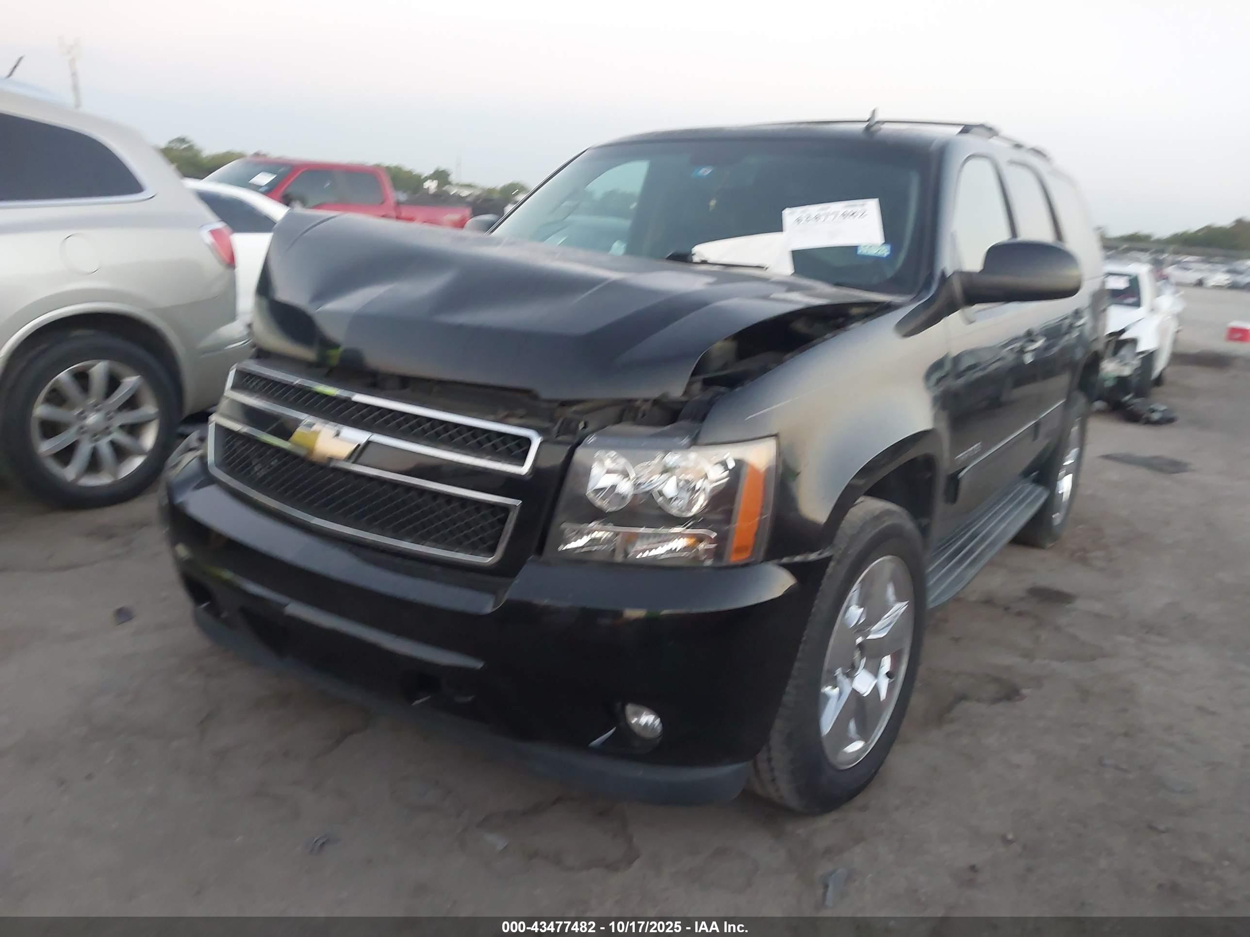 CHEVROLET TAHOE image 2