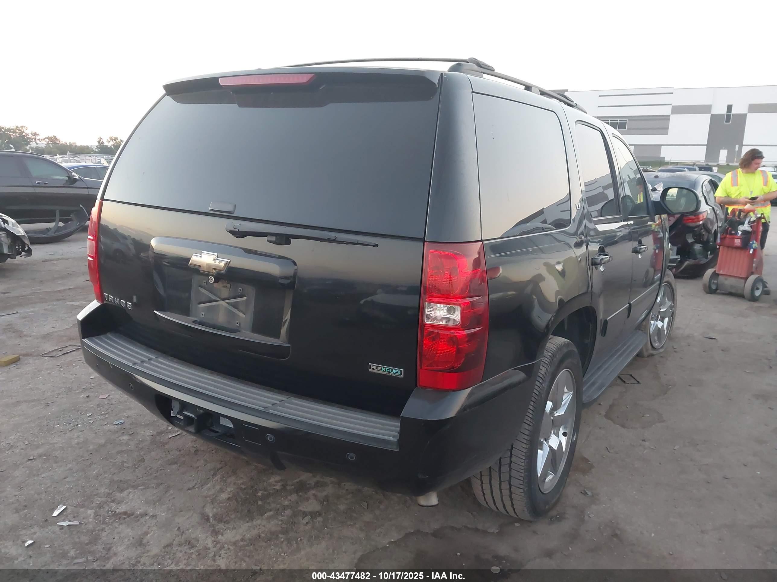 CHEVROLET TAHOE image 4