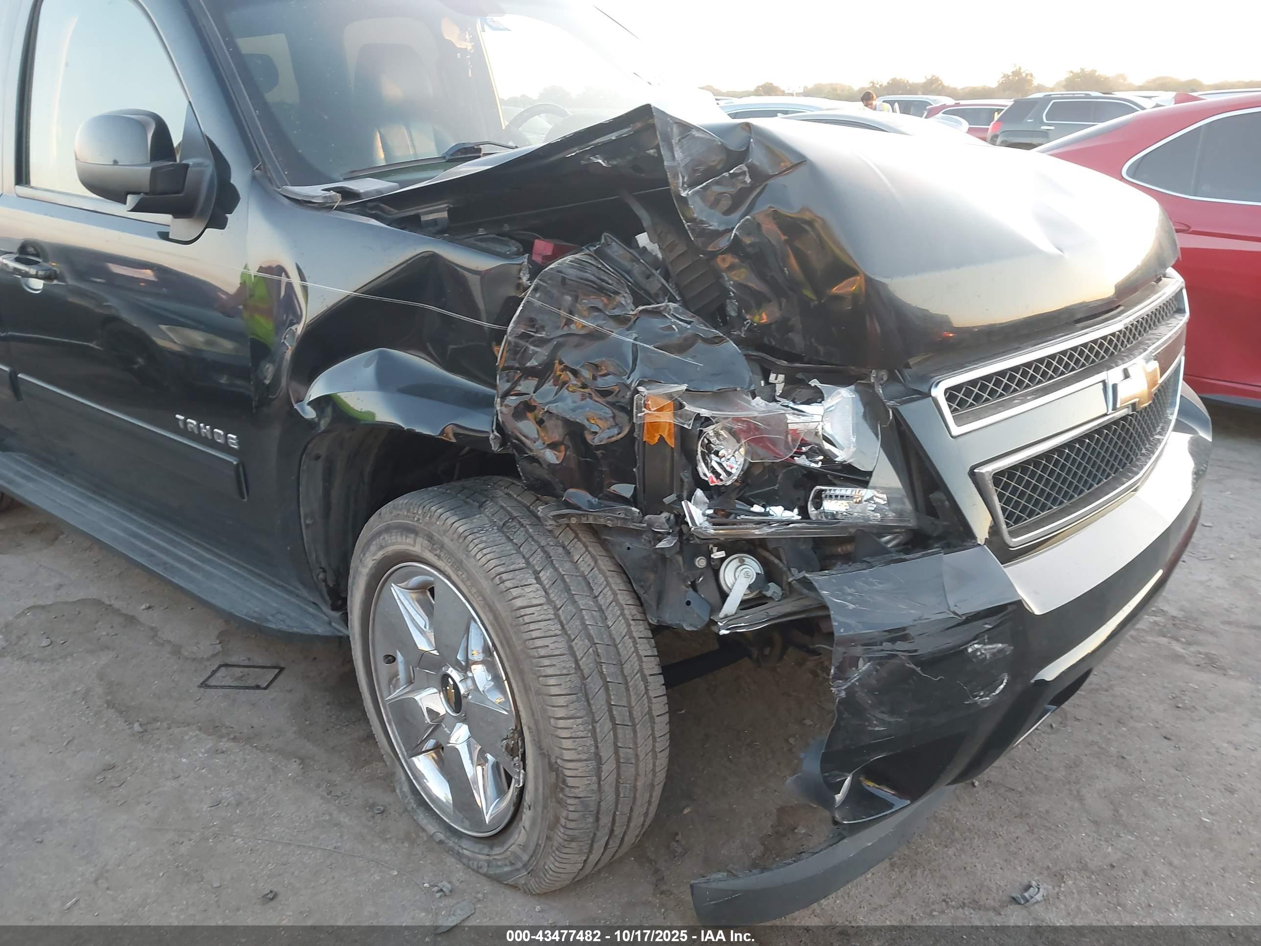 CHEVROLET TAHOE image 6