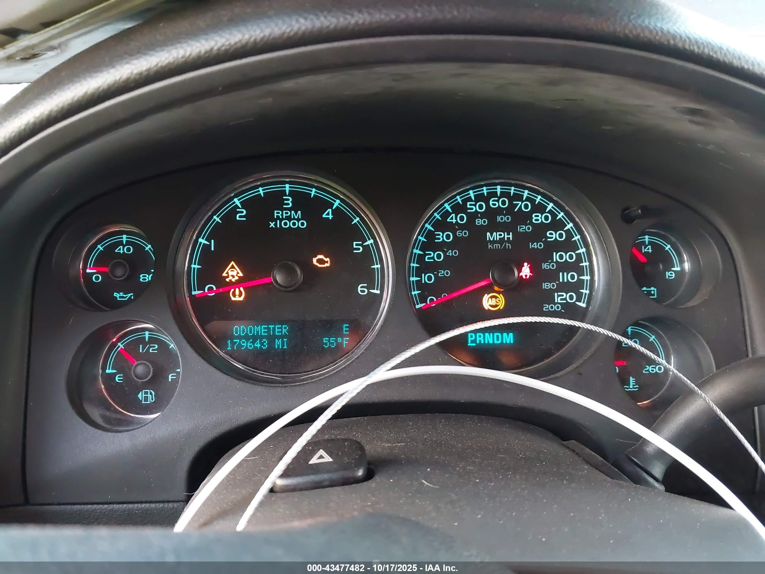 CHEVROLET TAHOE image 7