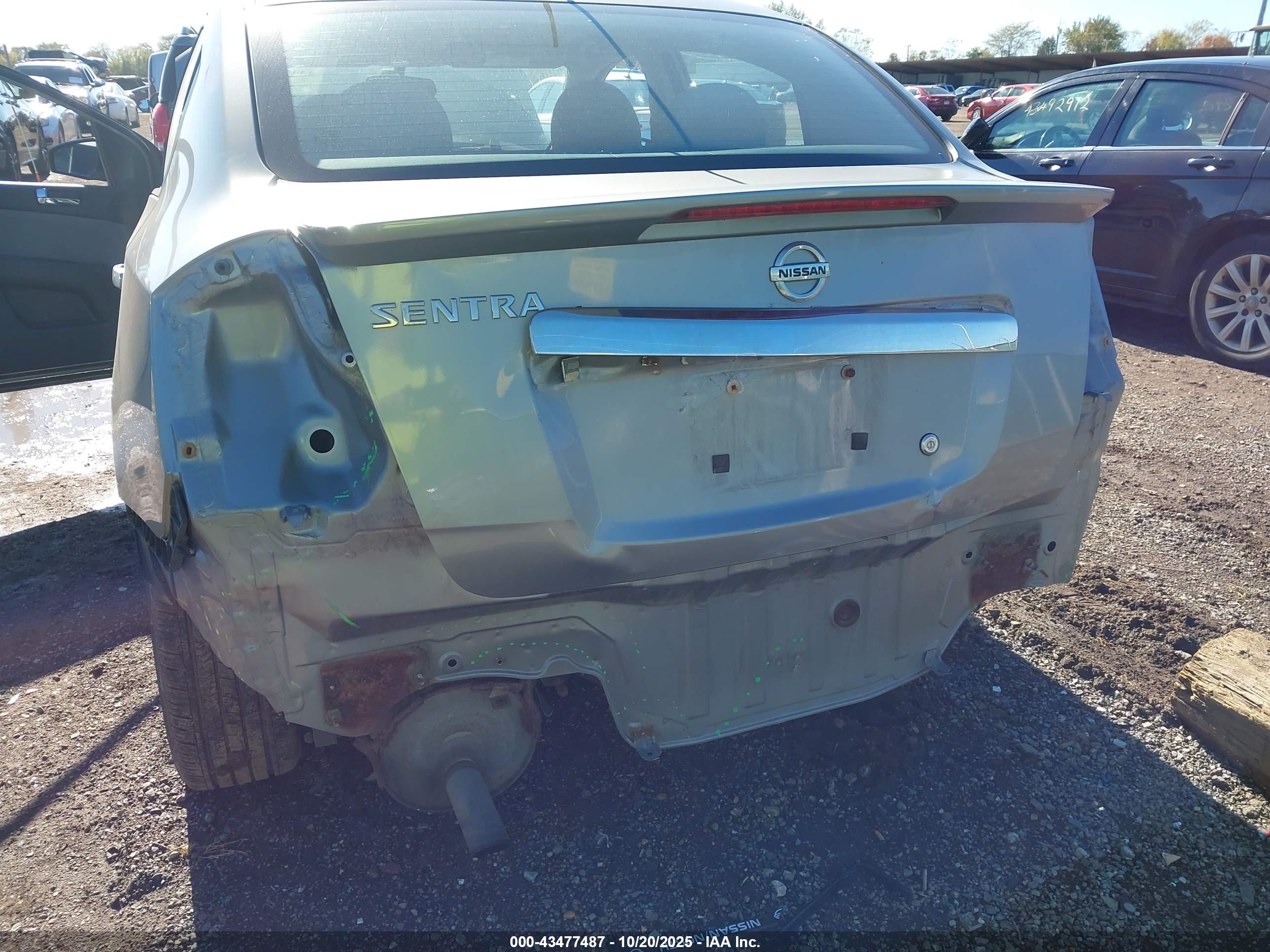 NISSAN SENTRA image 6