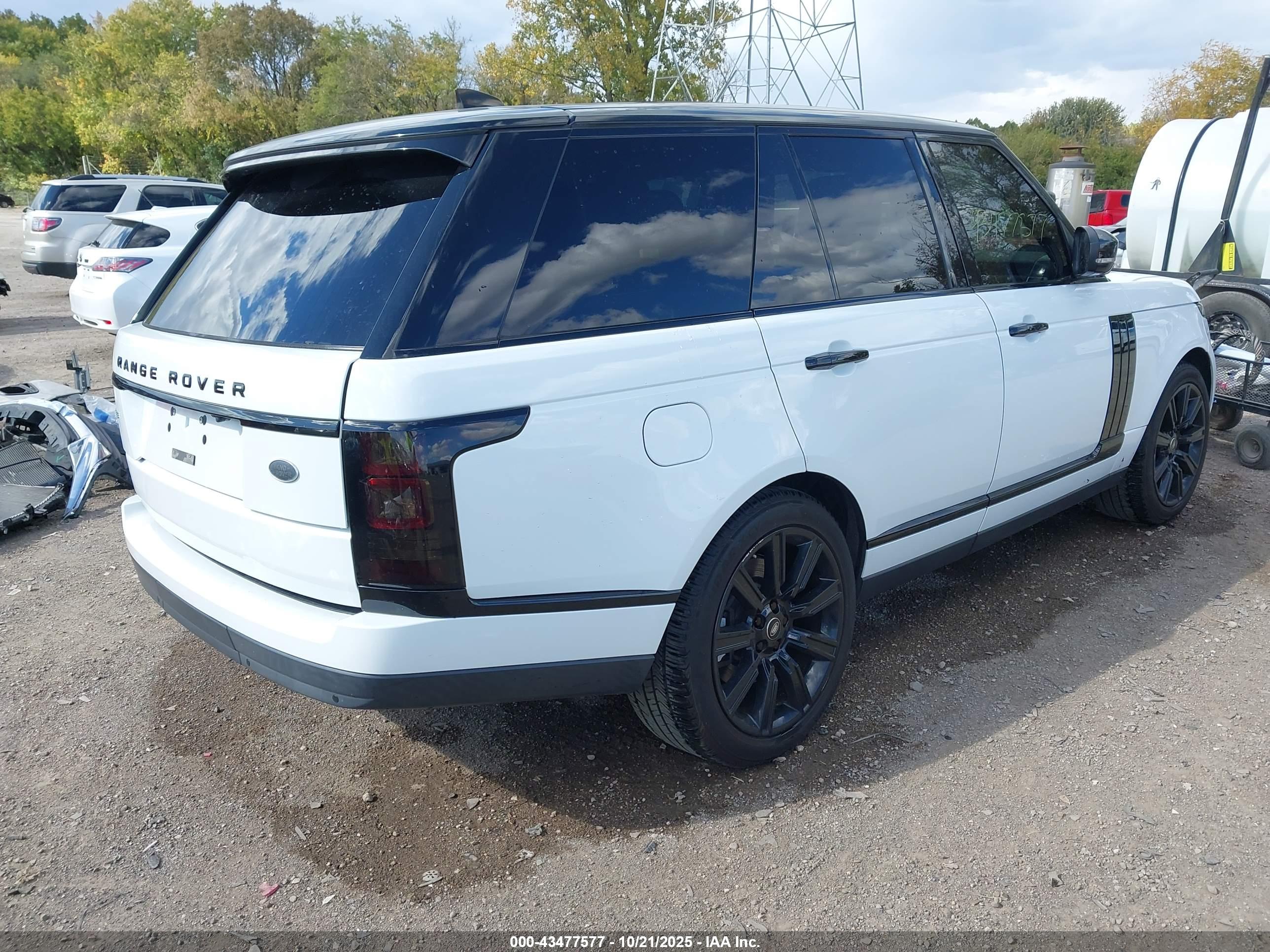 LAND ROVER image 4